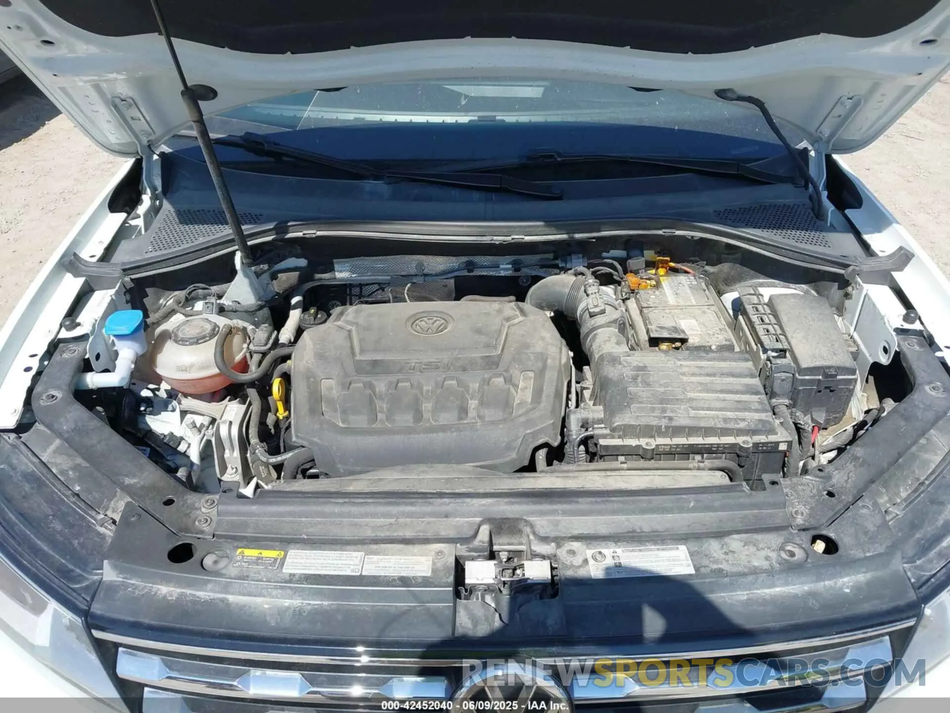 10 Photograph of a damaged car 3VV2B7AXXLM064945 VOLKSWAGEN TIGUAN 2020