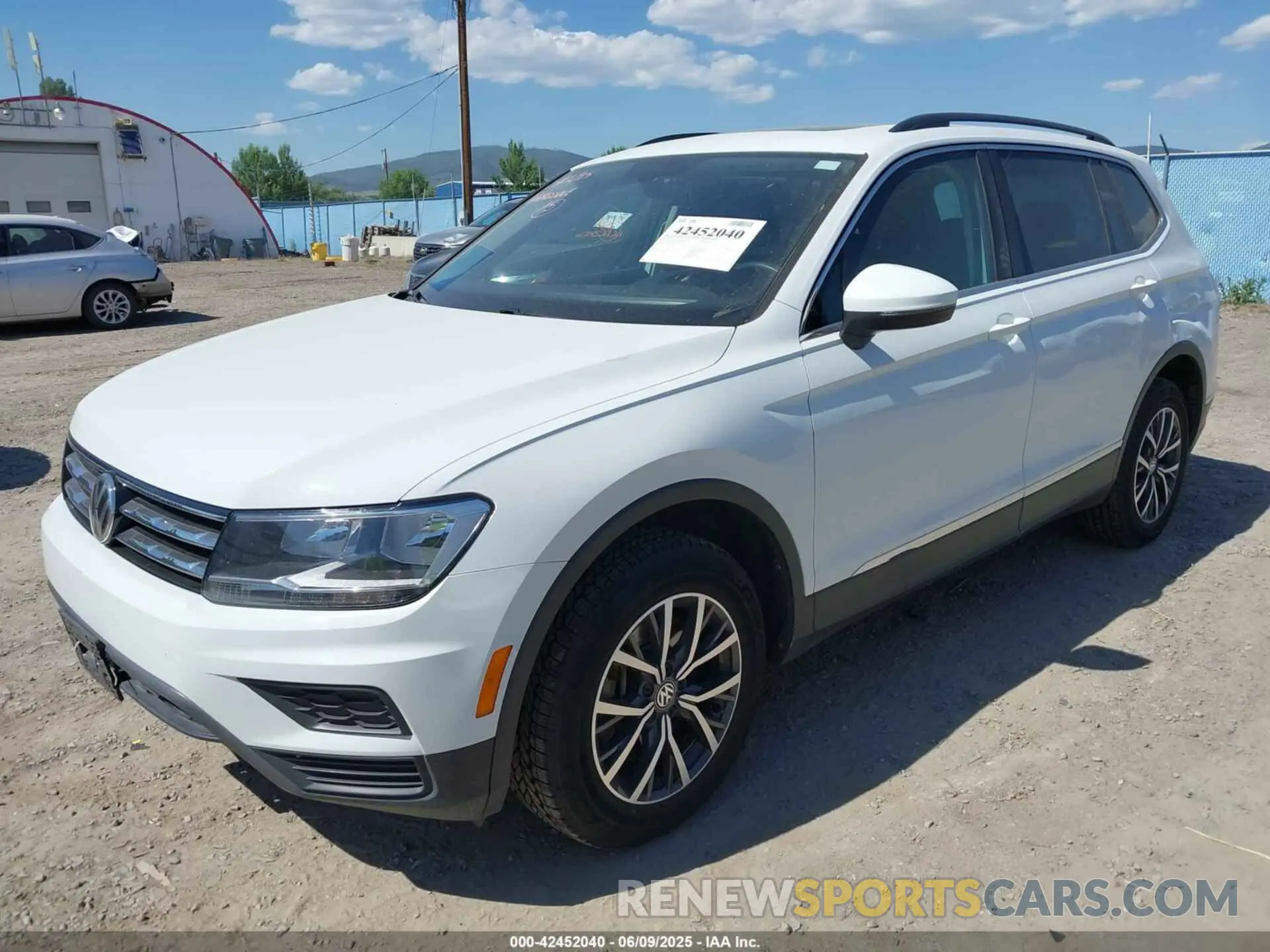 2 Photograph of a damaged car 3VV2B7AXXLM064945 VOLKSWAGEN TIGUAN 2020