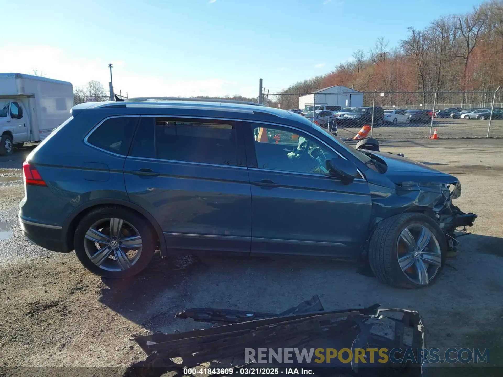 13 Photograph of a damaged car 3VV2B7AXXLM080949 VOLKSWAGEN TIGUAN 2020