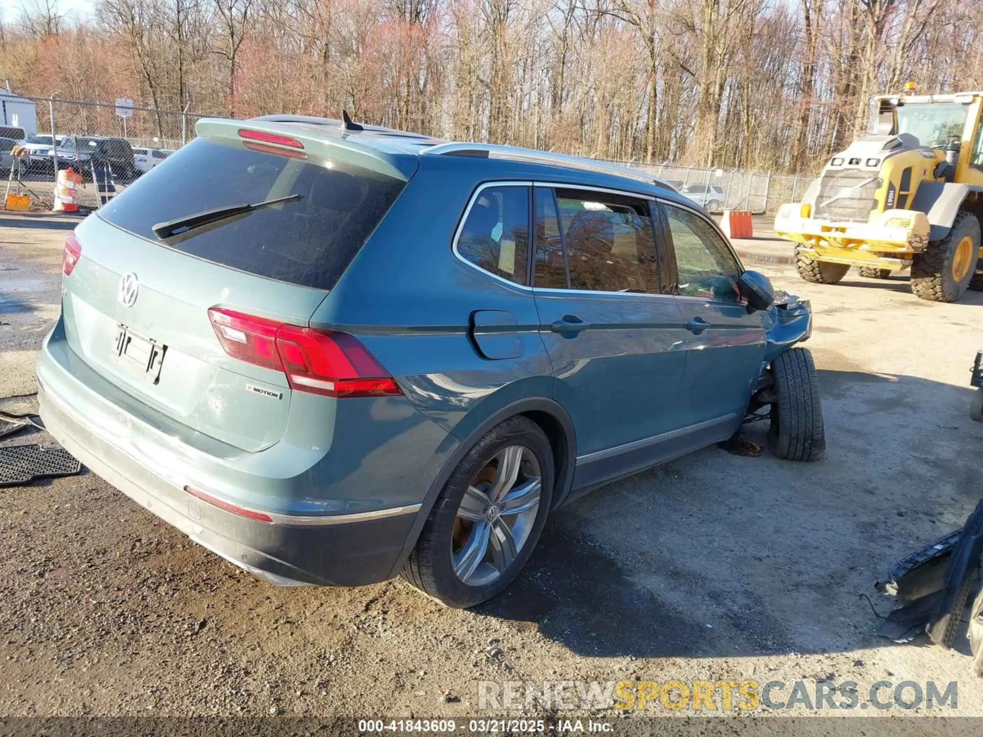 4 Photograph of a damaged car 3VV2B7AXXLM080949 VOLKSWAGEN TIGUAN 2020