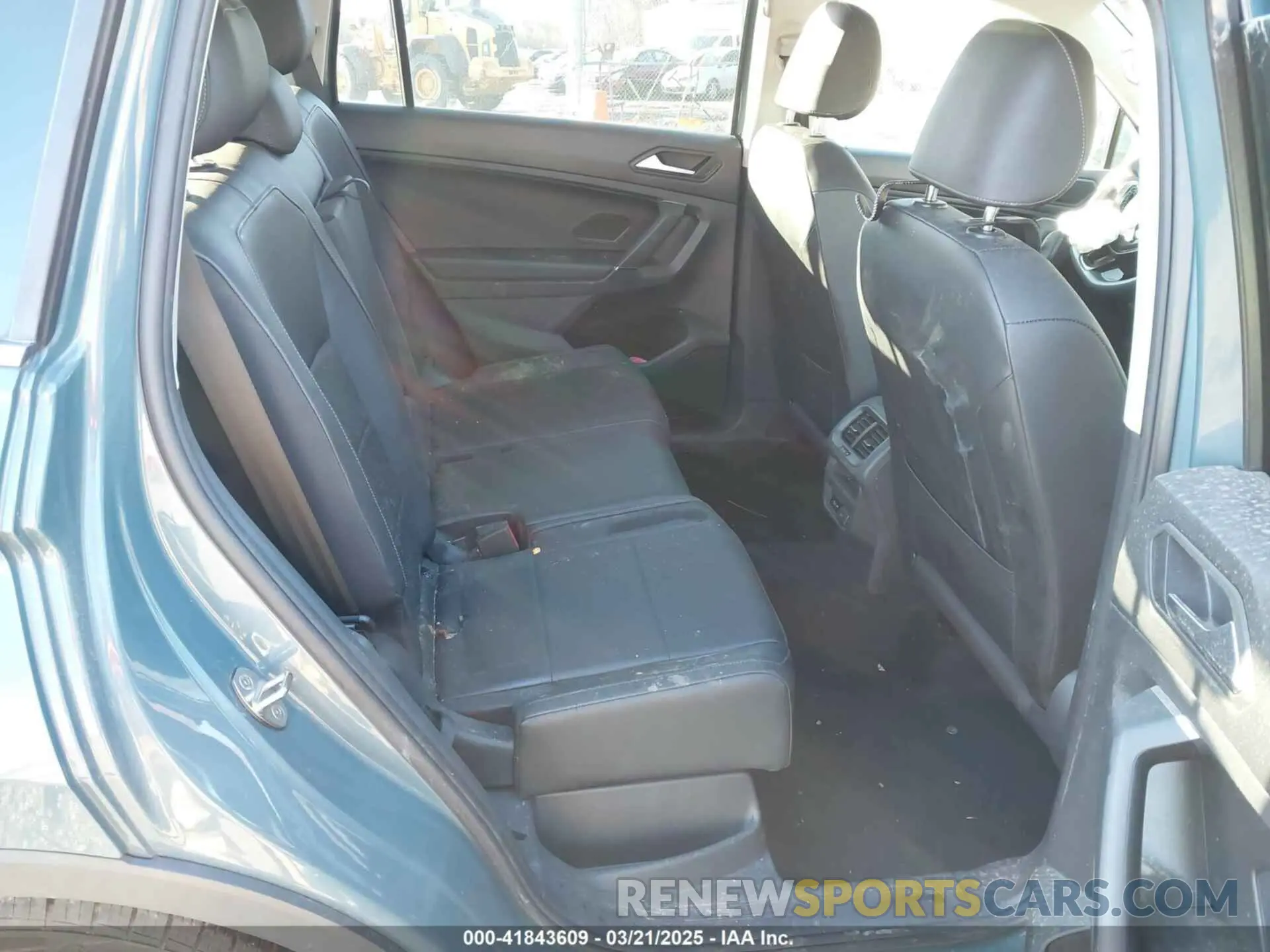 8 Photograph of a damaged car 3VV2B7AXXLM080949 VOLKSWAGEN TIGUAN 2020