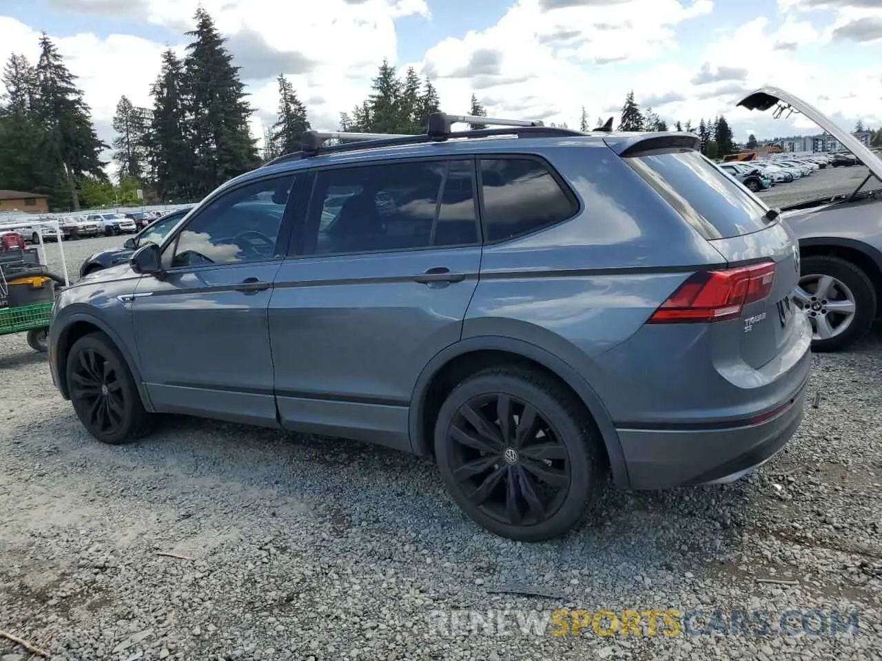 2 Photograph of a damaged car 3VV2B7AXXLM133732 VOLKSWAGEN TIGUAN 2020