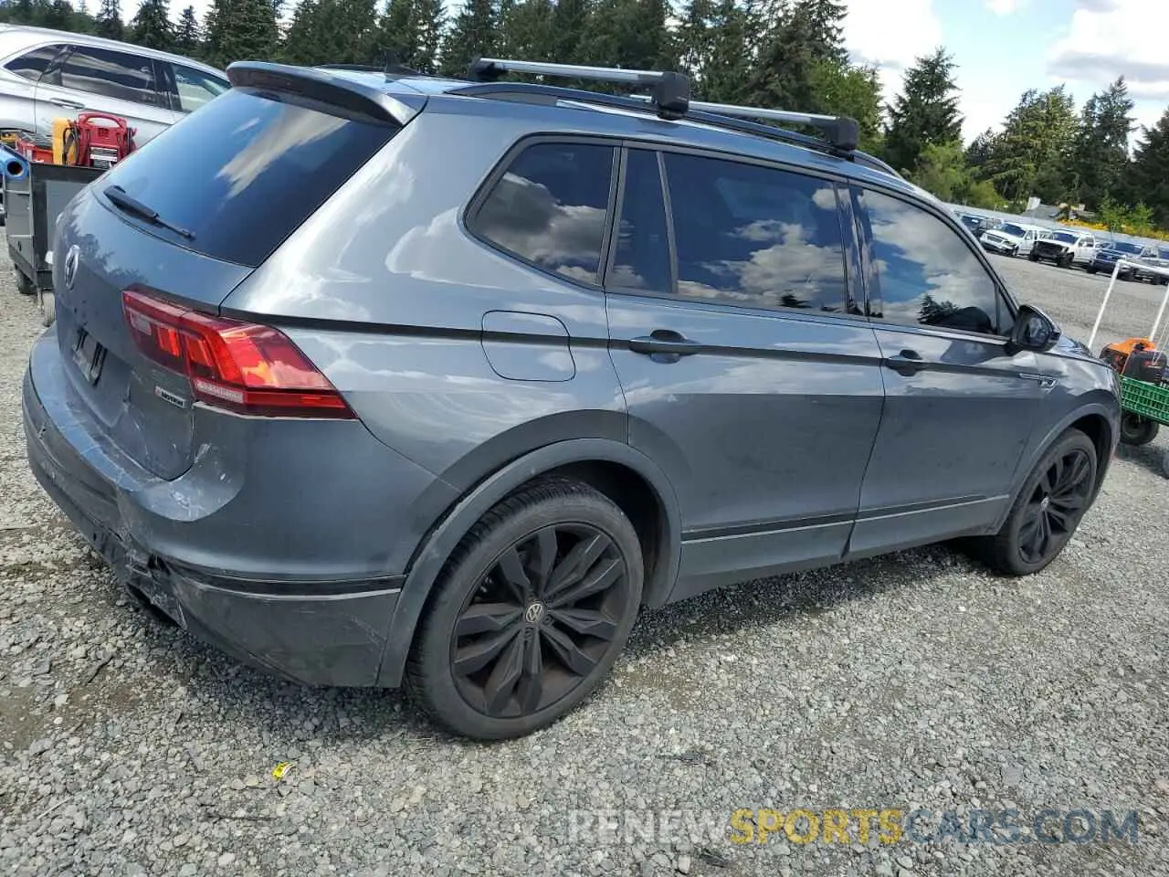 3 Photograph of a damaged car 3VV2B7AXXLM133732 VOLKSWAGEN TIGUAN 2020