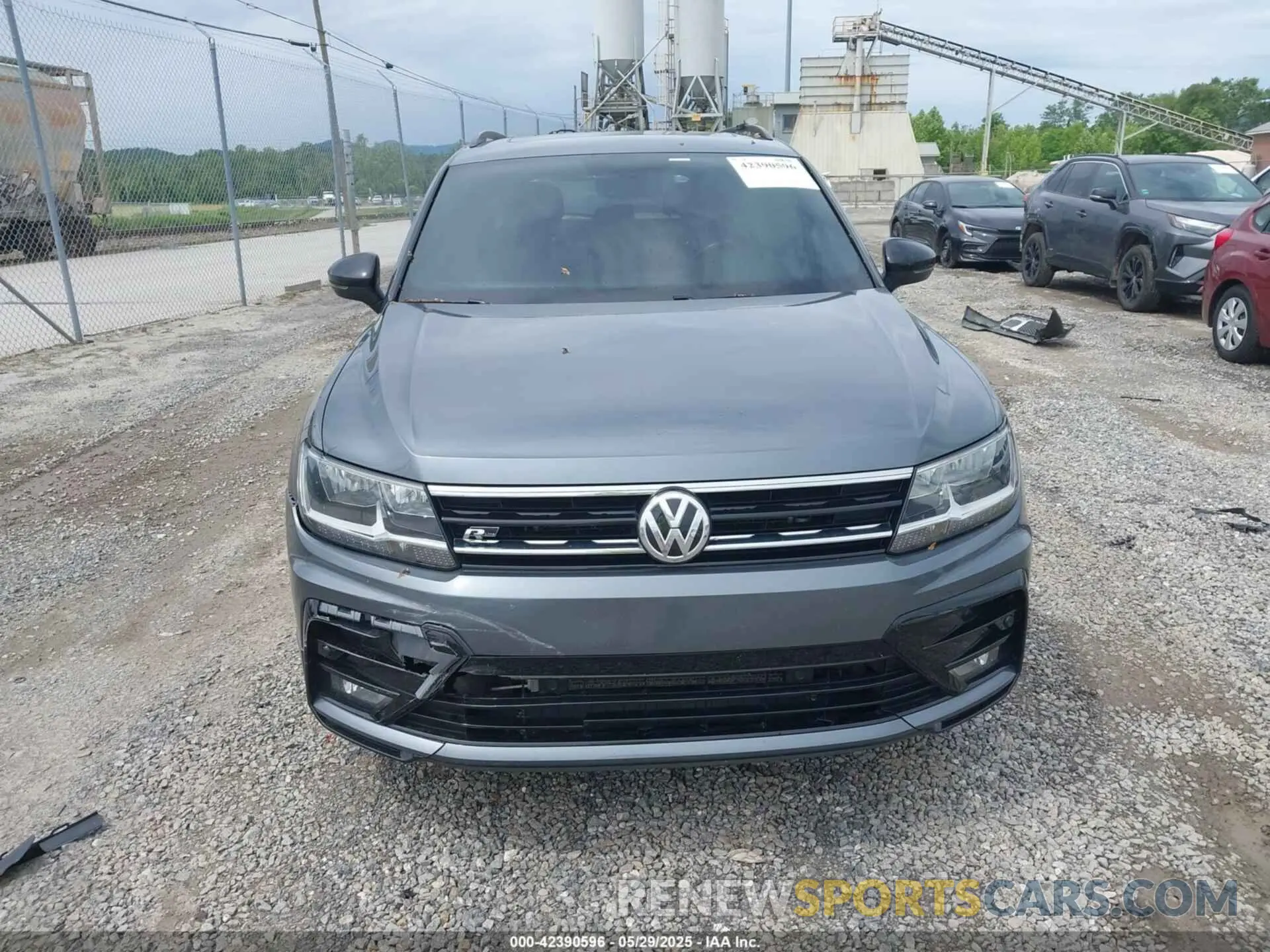 12 Photograph of a damaged car 3VV2B7AXXLM156864 VOLKSWAGEN TIGUAN 2020