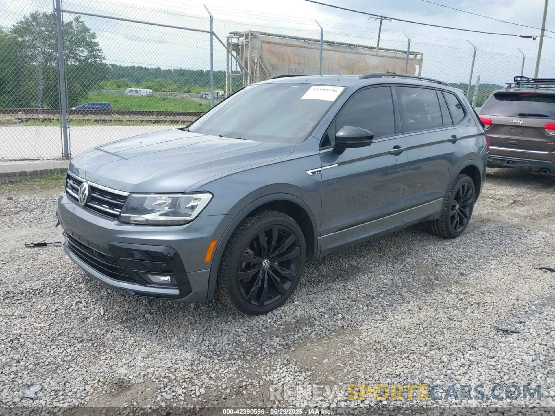 2 Photograph of a damaged car 3VV2B7AXXLM156864 VOLKSWAGEN TIGUAN 2020