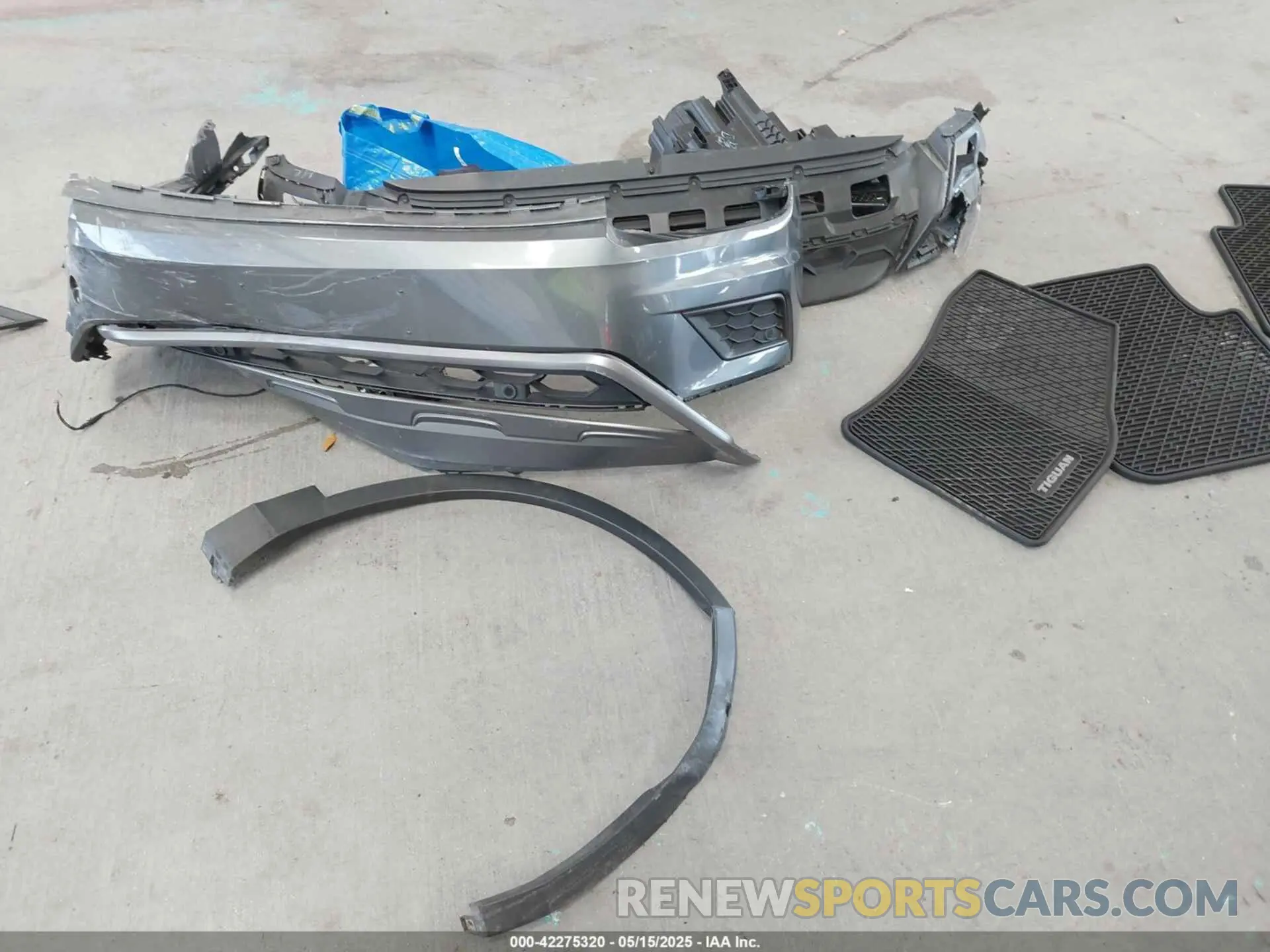 11 Photograph of a damaged car 3VV3B7AX0LM007612 VOLKSWAGEN TIGUAN 2020
