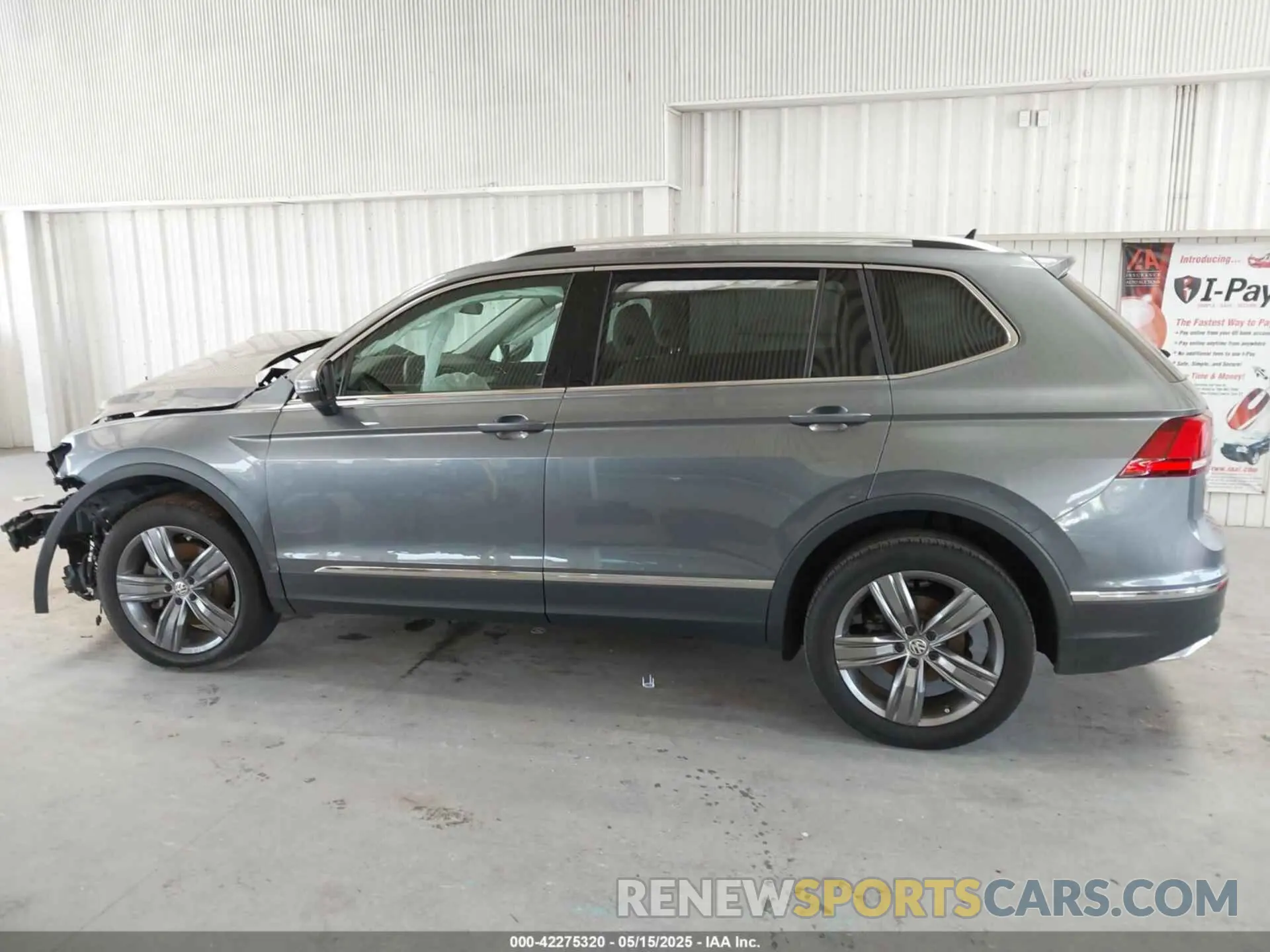 14 Photograph of a damaged car 3VV3B7AX0LM007612 VOLKSWAGEN TIGUAN 2020