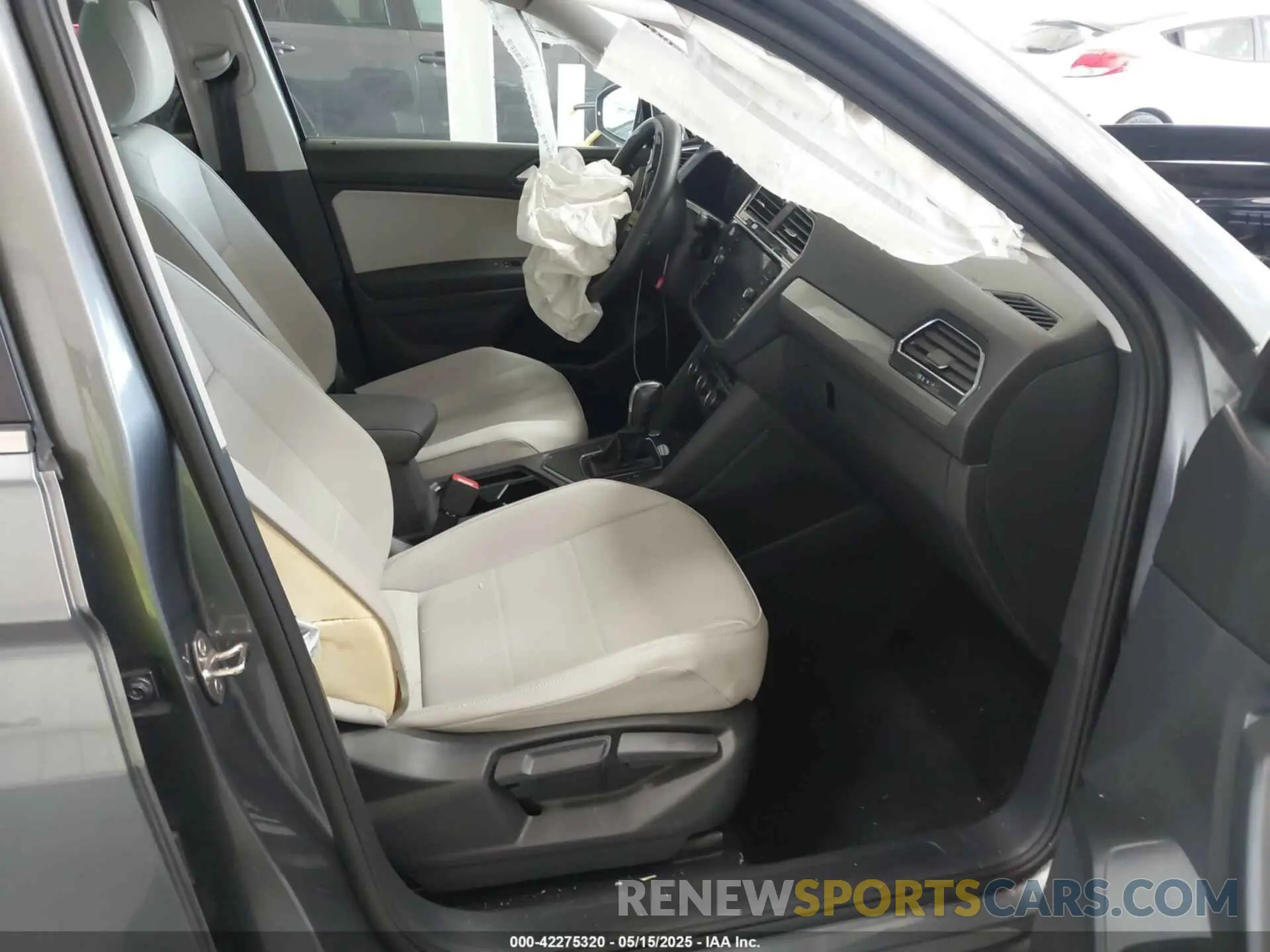 5 Photograph of a damaged car 3VV3B7AX0LM007612 VOLKSWAGEN TIGUAN 2020