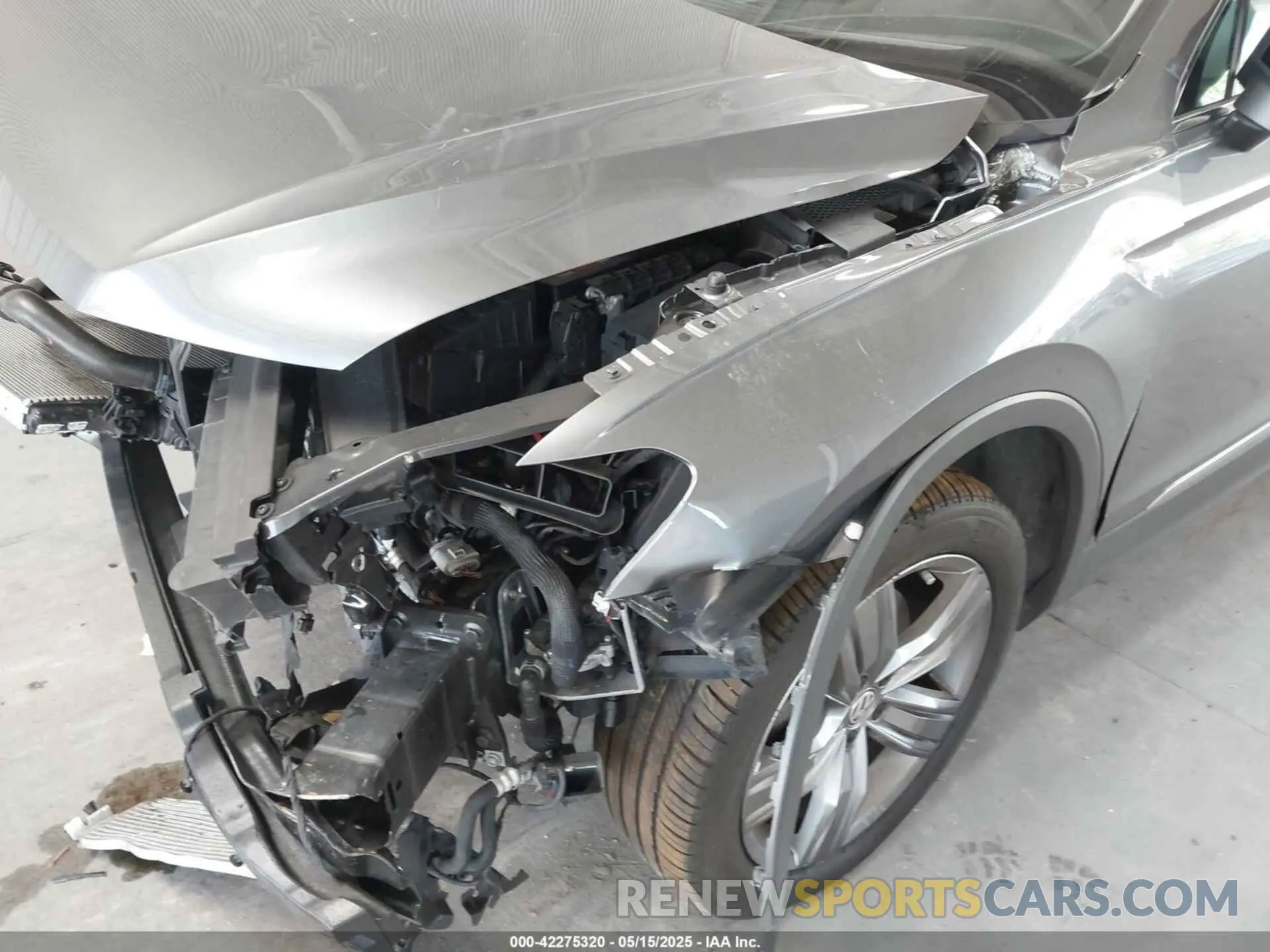 6 Photograph of a damaged car 3VV3B7AX0LM007612 VOLKSWAGEN TIGUAN 2020
