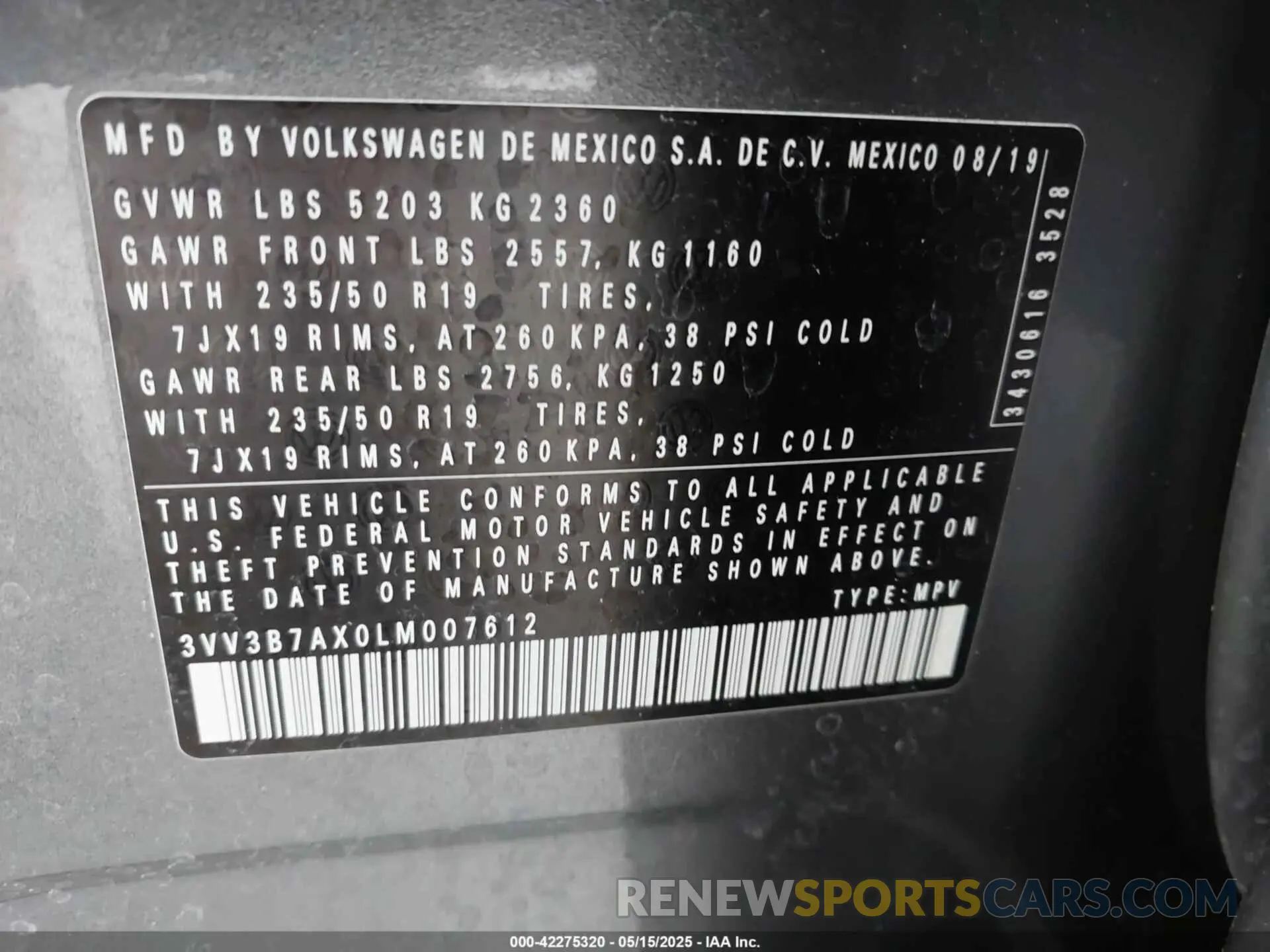 8 Photograph of a damaged car 3VV3B7AX0LM007612 VOLKSWAGEN TIGUAN 2020