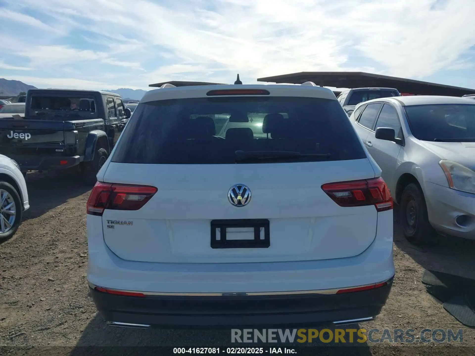 16 Photograph of a damaged car 3VV3B7AX0LM039721 VOLKSWAGEN TIGUAN 2020