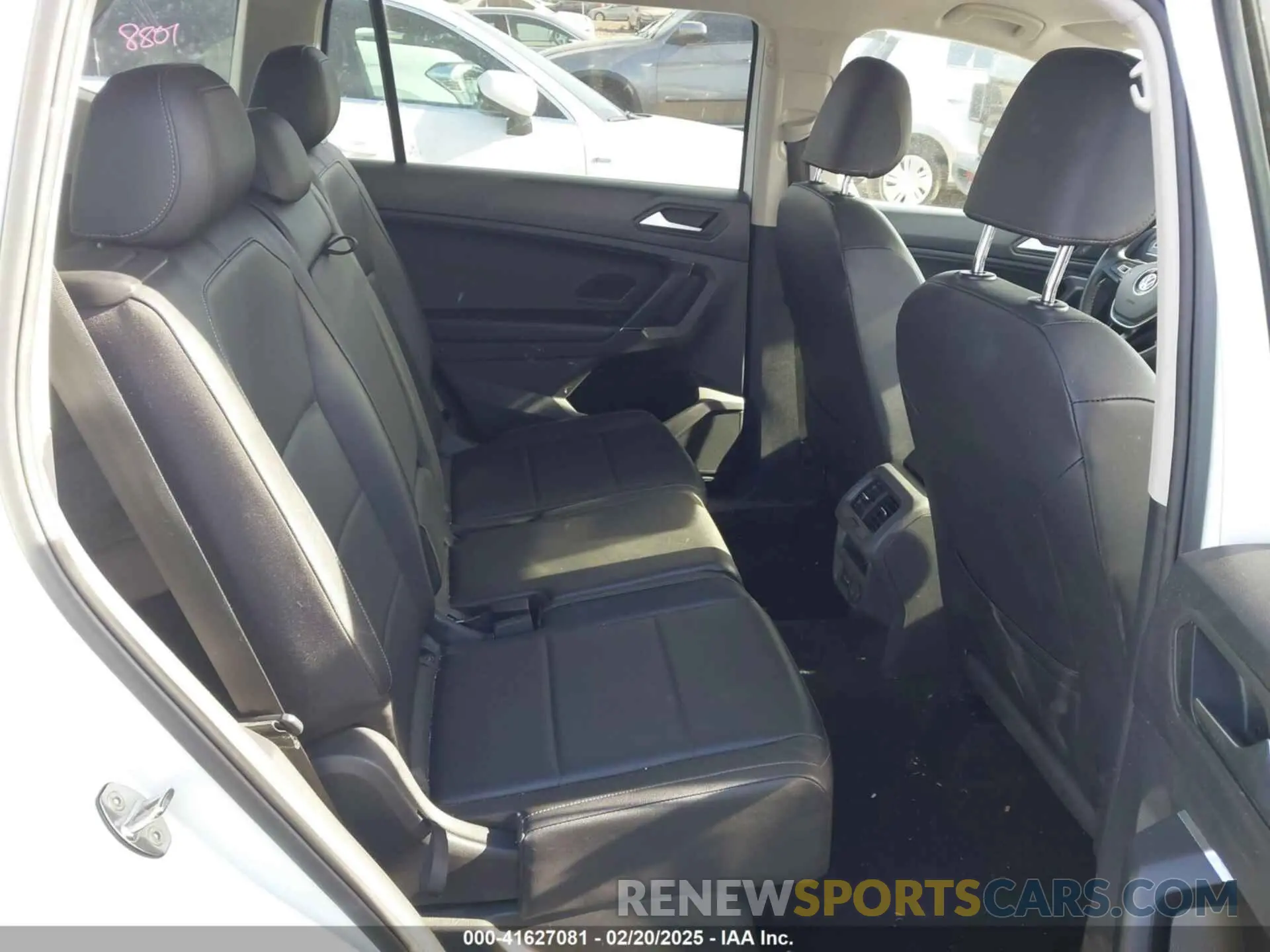8 Photograph of a damaged car 3VV3B7AX0LM039721 VOLKSWAGEN TIGUAN 2020
