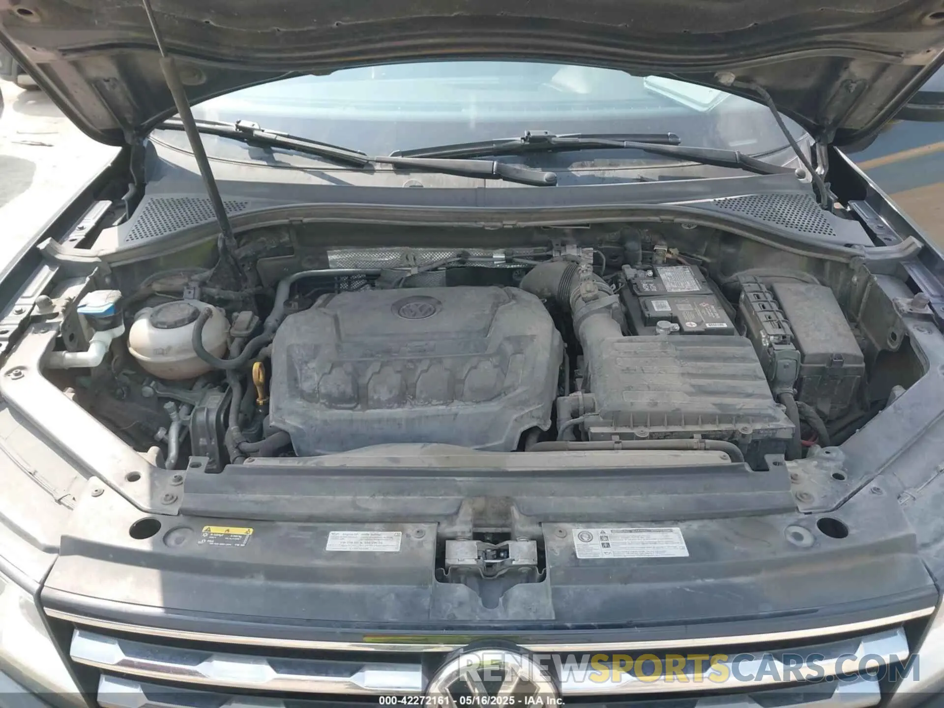 10 Photograph of a damaged car 3VV3B7AX0LM060536 VOLKSWAGEN TIGUAN 2020