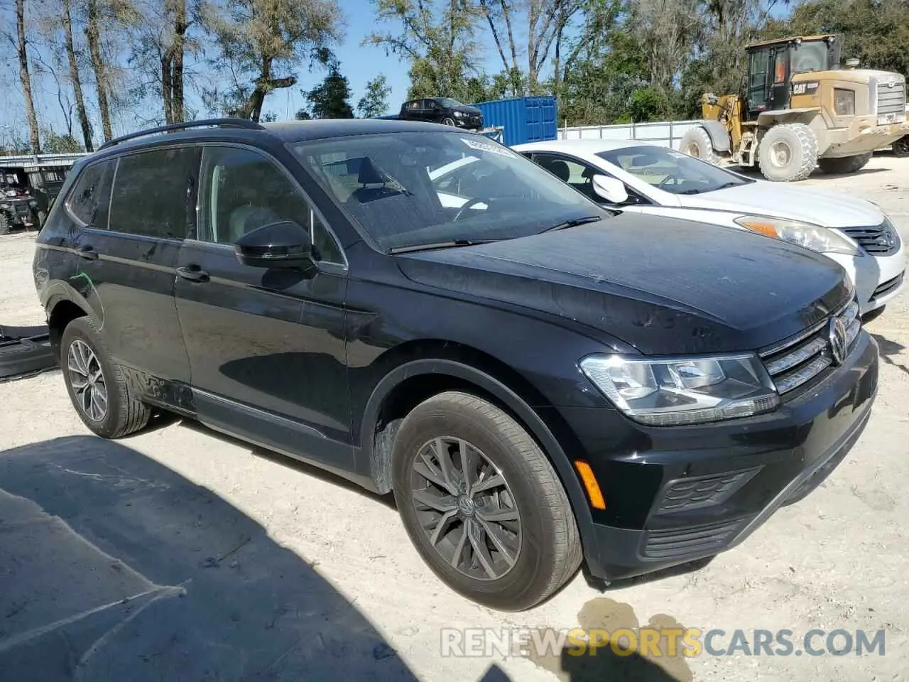 4 Photograph of a damaged car 3VV3B7AX0LM096422 VOLKSWAGEN TIGUAN 2020