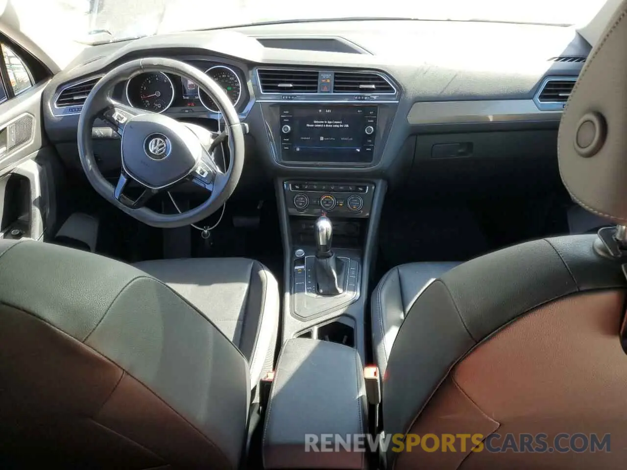 8 Photograph of a damaged car 3VV3B7AX0LM096422 VOLKSWAGEN TIGUAN 2020