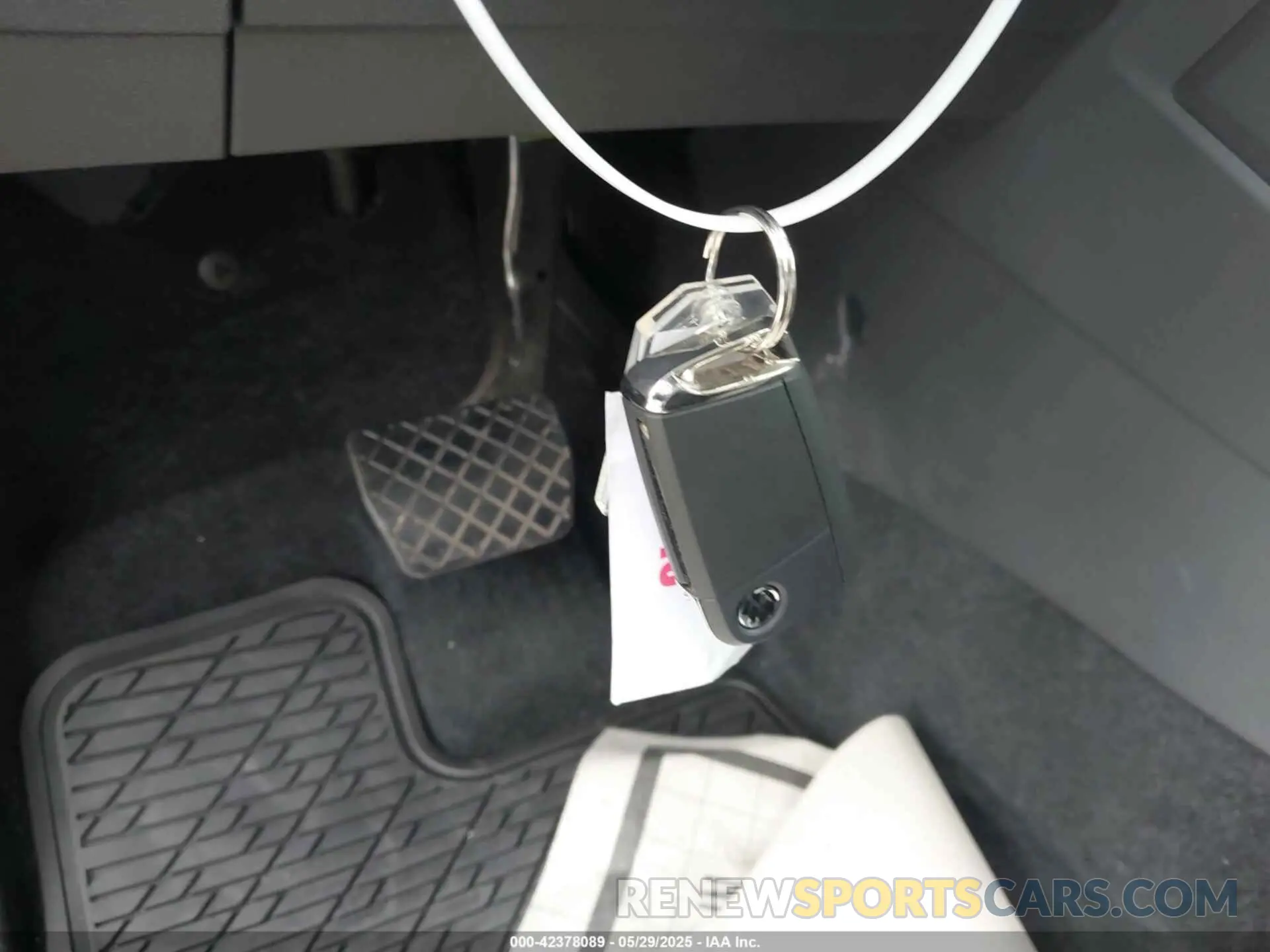 11 Photograph of a damaged car 3VV3B7AX0LM108973 VOLKSWAGEN TIGUAN 2020