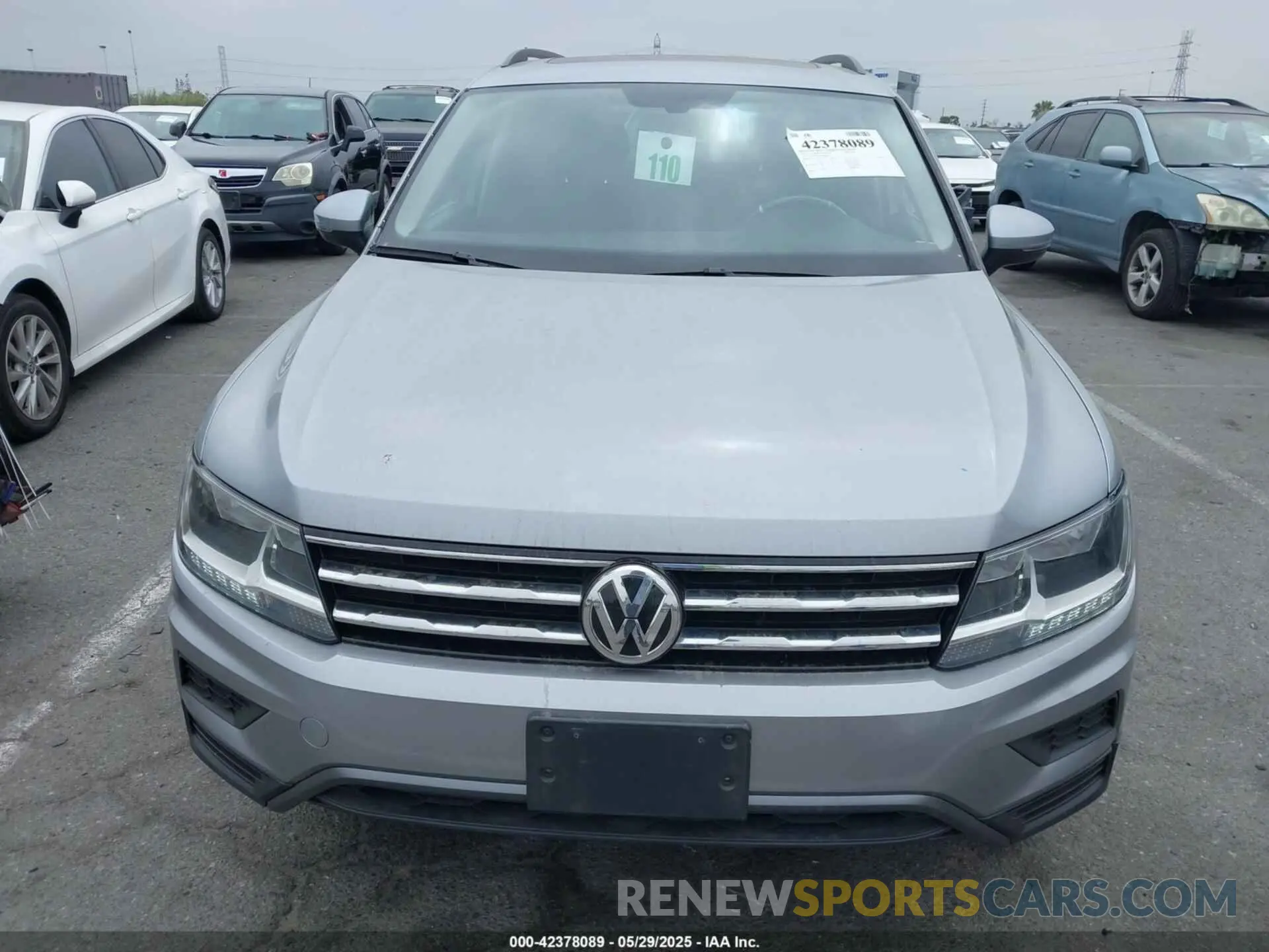 12 Photograph of a damaged car 3VV3B7AX0LM108973 VOLKSWAGEN TIGUAN 2020