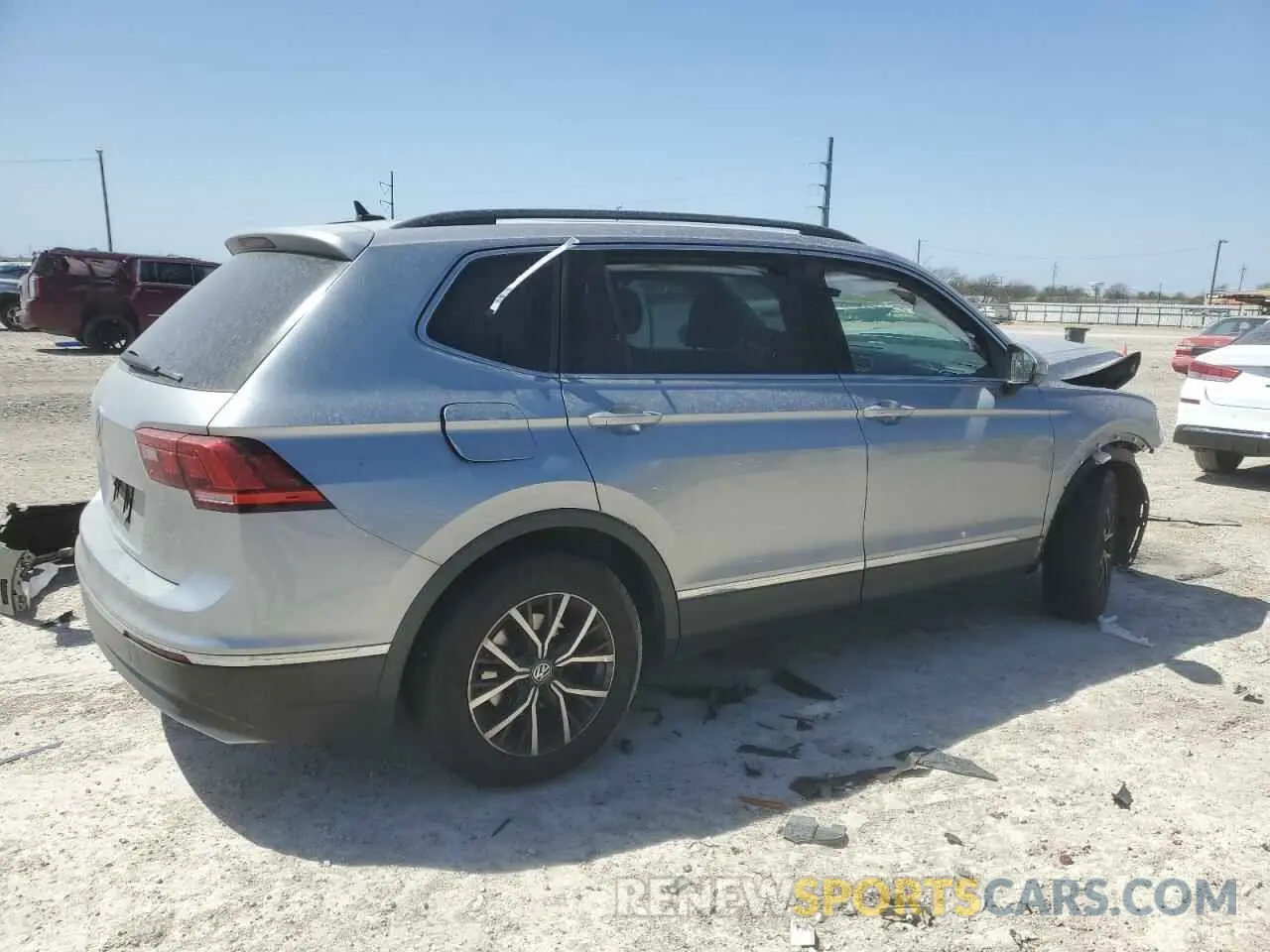 3 Photograph of a damaged car 3VV3B7AX0LM163388 VOLKSWAGEN TIGUAN 2020