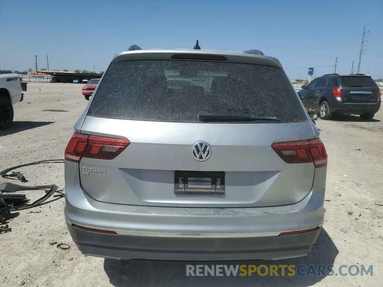6 Photograph of a damaged car 3VV3B7AX0LM163388 VOLKSWAGEN TIGUAN 2020