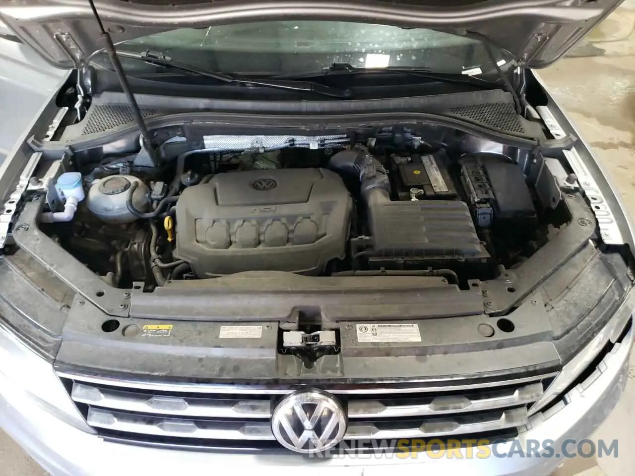 11 Photograph of a damaged car 3VV3B7AX1LM002984 VOLKSWAGEN TIGUAN 2020
