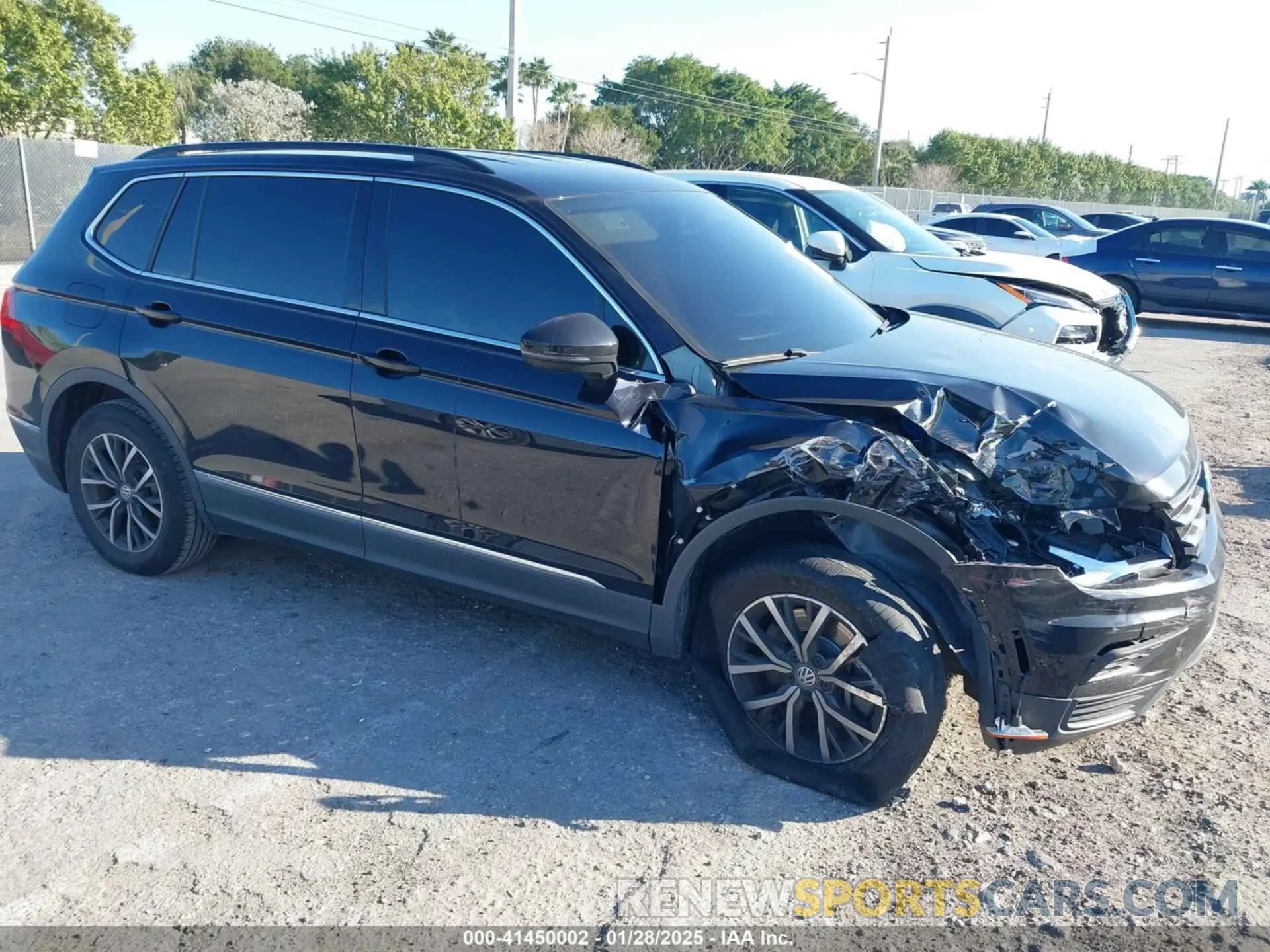 1 Photograph of a damaged car 3VV3B7AX1LM019574 VOLKSWAGEN TIGUAN 2020