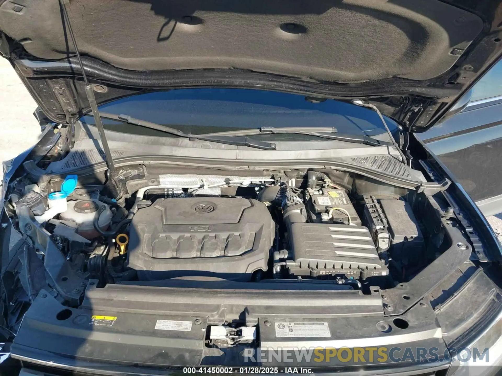 10 Photograph of a damaged car 3VV3B7AX1LM019574 VOLKSWAGEN TIGUAN 2020