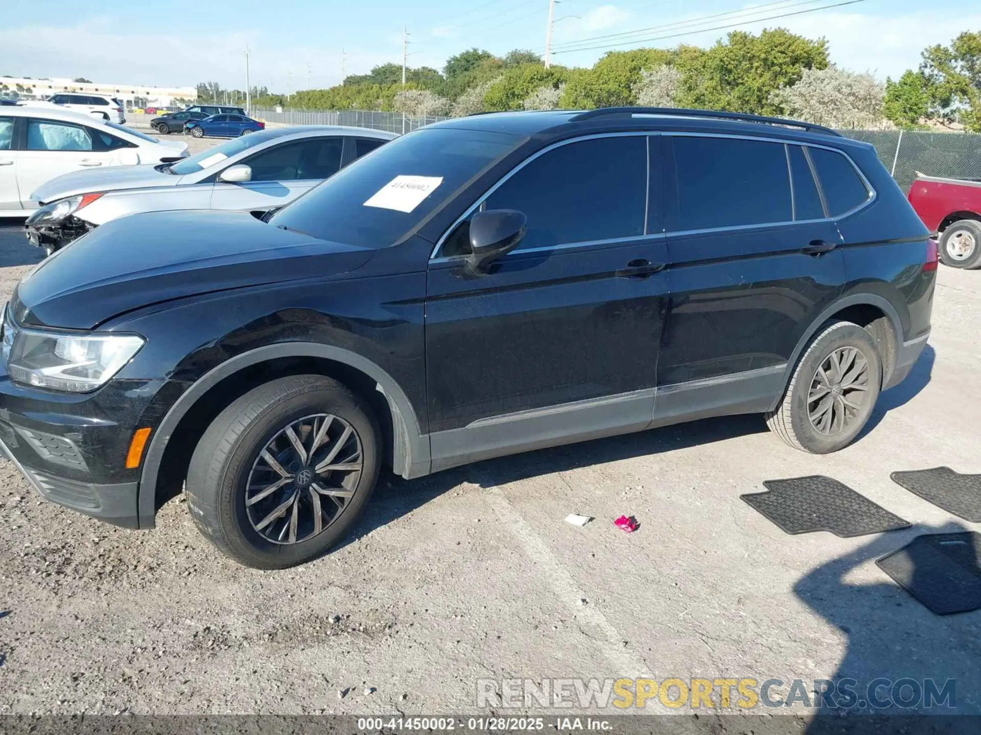 2 Photograph of a damaged car 3VV3B7AX1LM019574 VOLKSWAGEN TIGUAN 2020