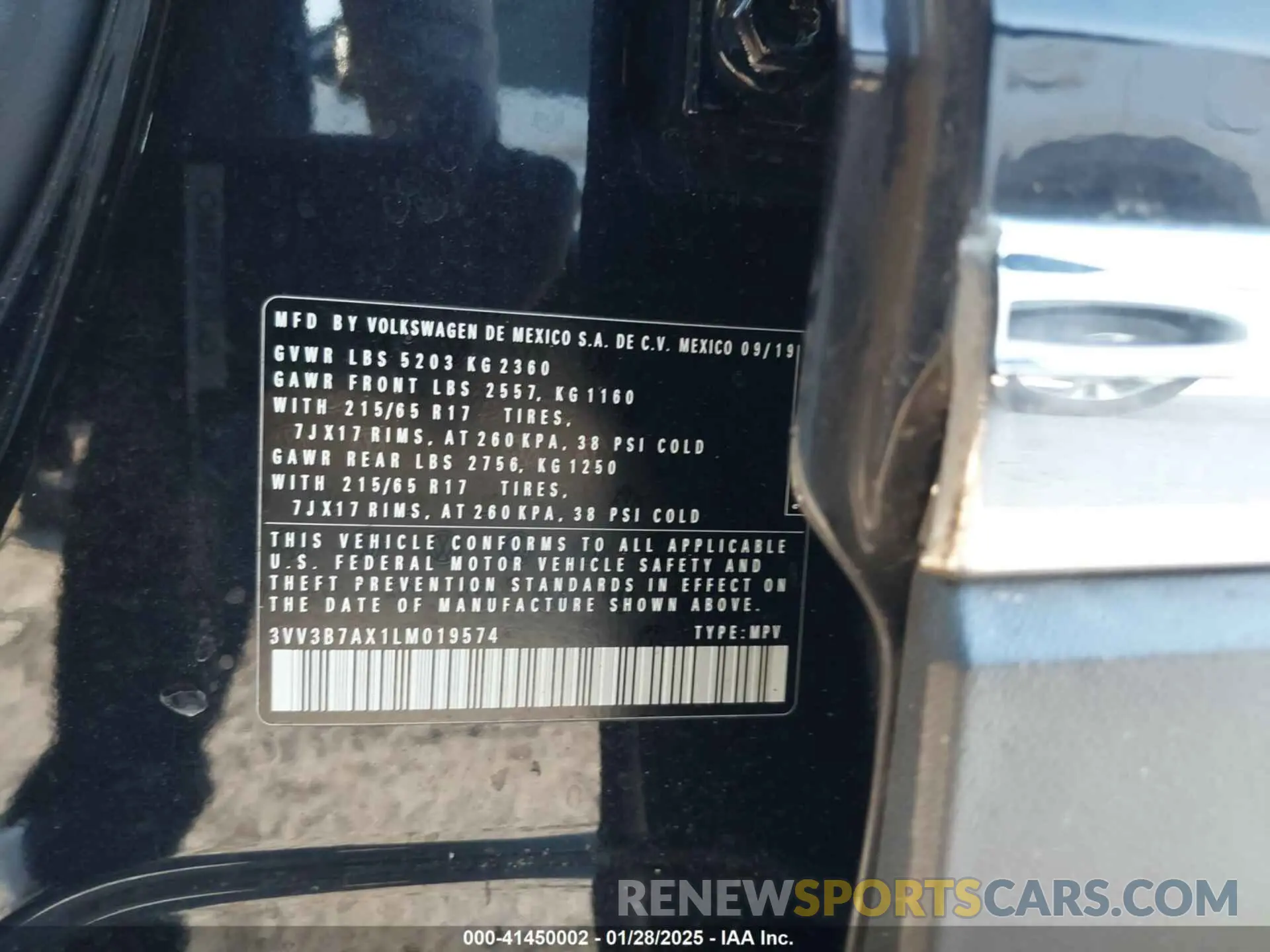 9 Photograph of a damaged car 3VV3B7AX1LM019574 VOLKSWAGEN TIGUAN 2020