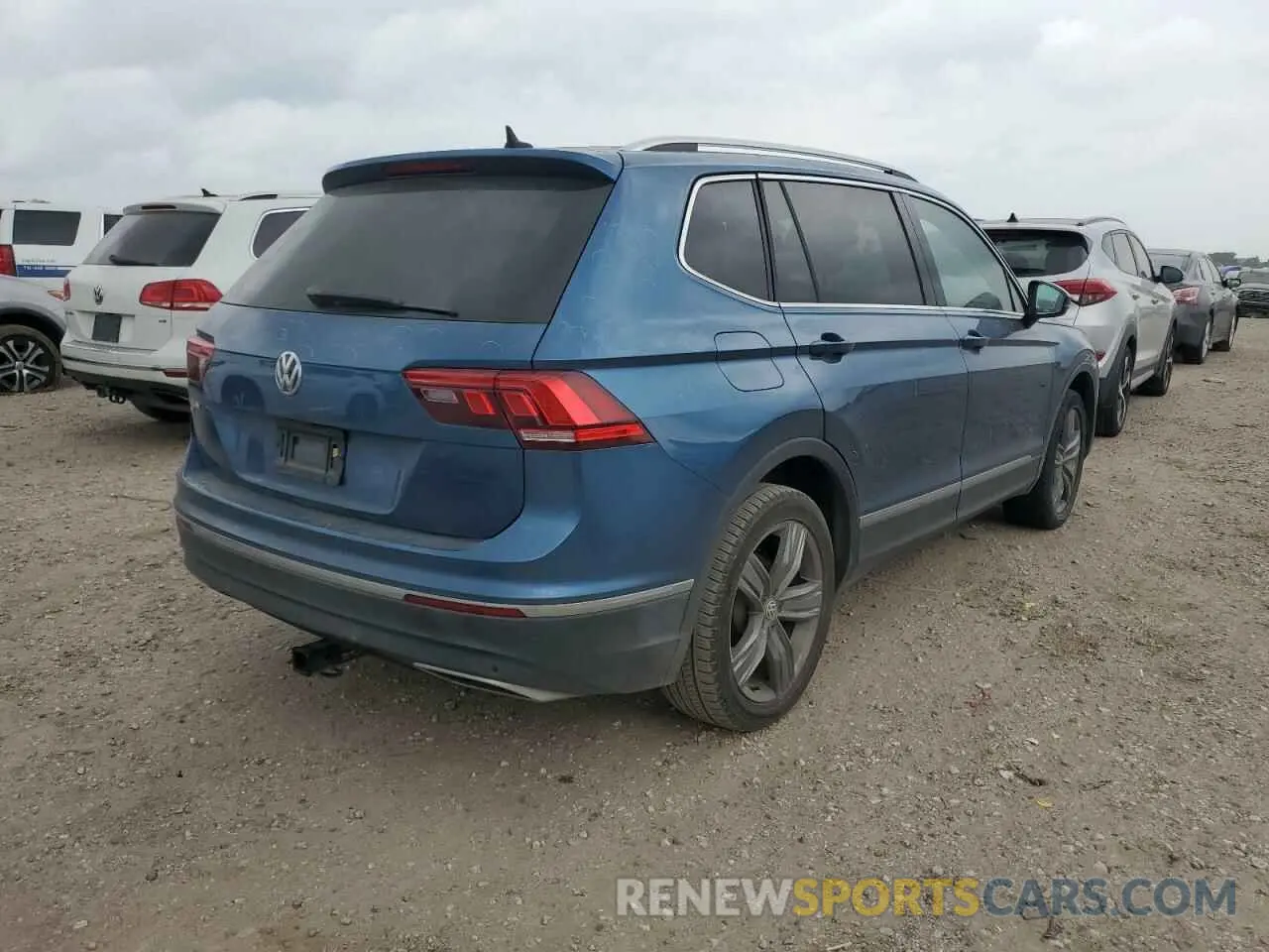 3 Photograph of a damaged car 3VV3B7AX1LM031434 VOLKSWAGEN TIGUAN 2020