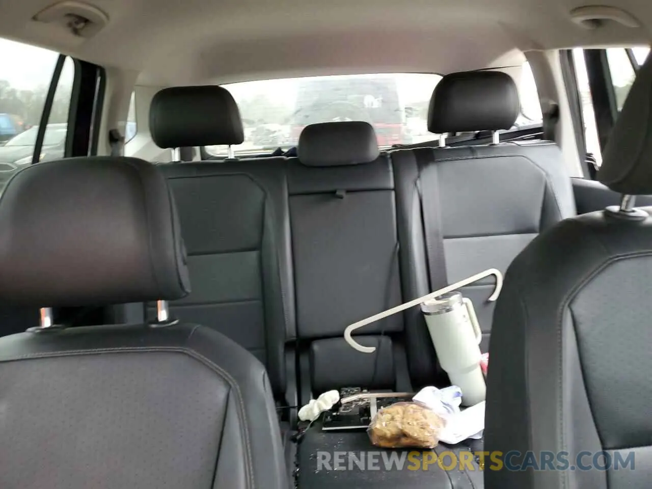 10 Photograph of a damaged car 3VV3B7AX1LM124857 VOLKSWAGEN TIGUAN 2020