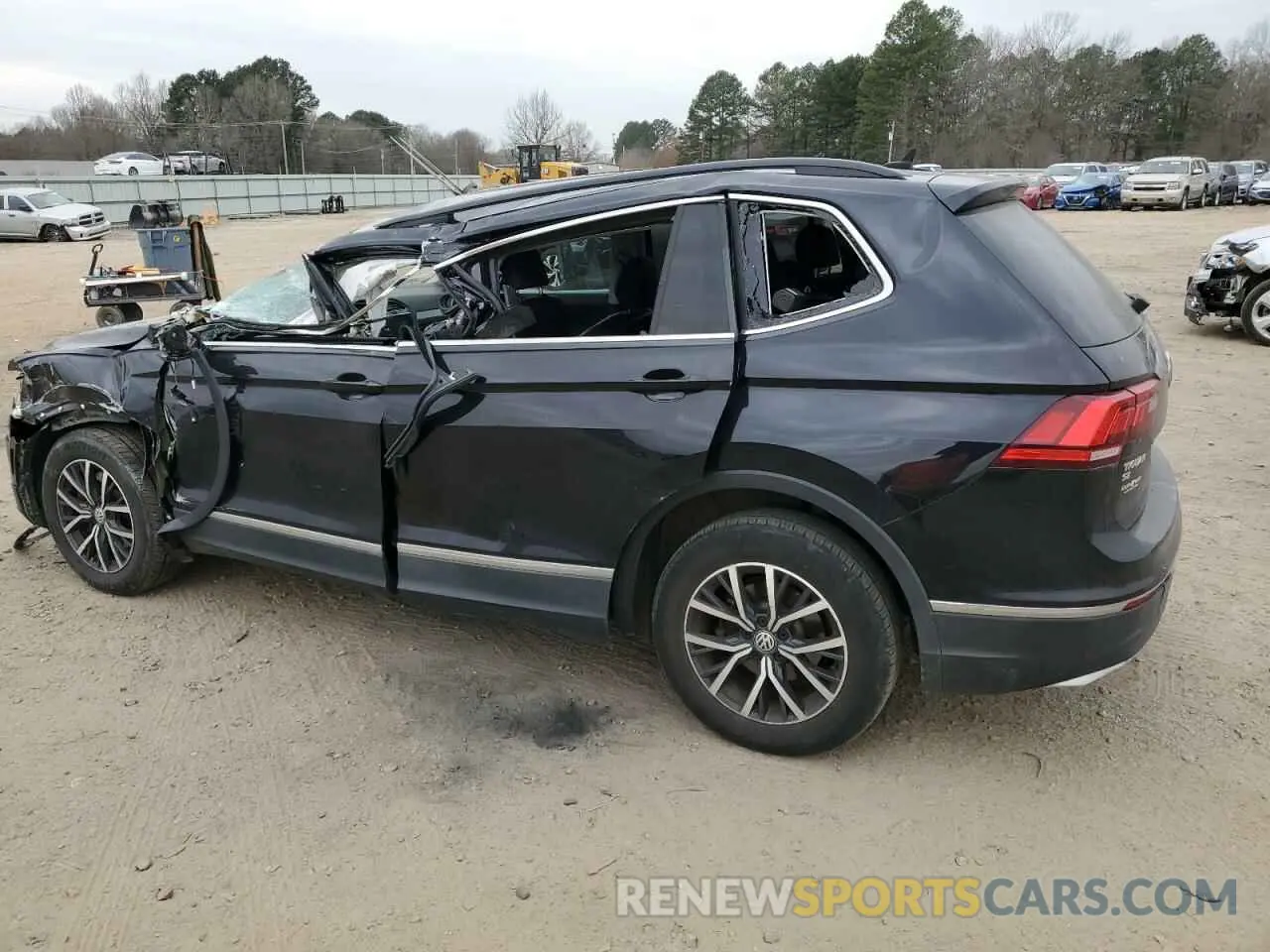 2 Photograph of a damaged car 3VV3B7AX1LM124857 VOLKSWAGEN TIGUAN 2020