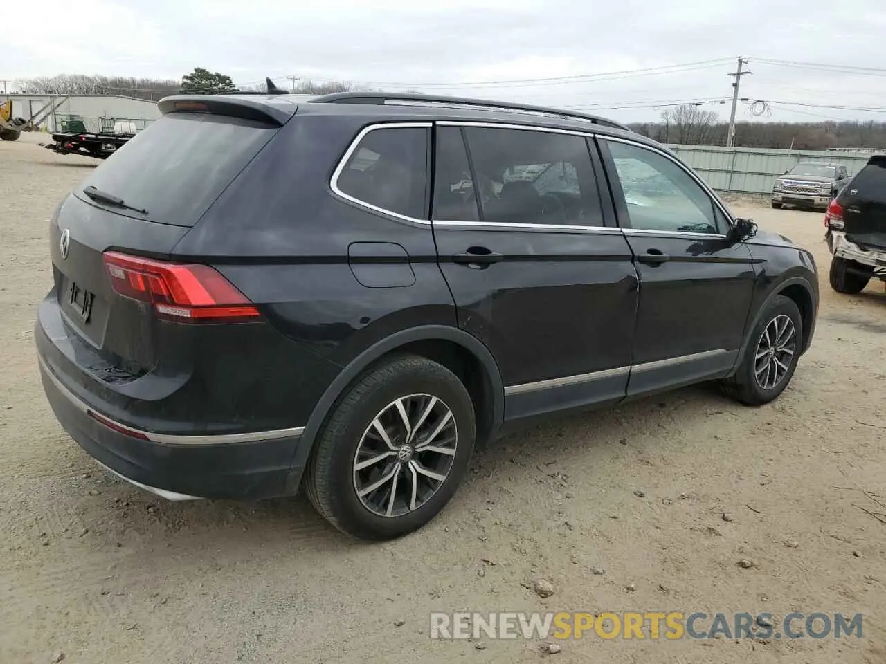 3 Photograph of a damaged car 3VV3B7AX1LM124857 VOLKSWAGEN TIGUAN 2020