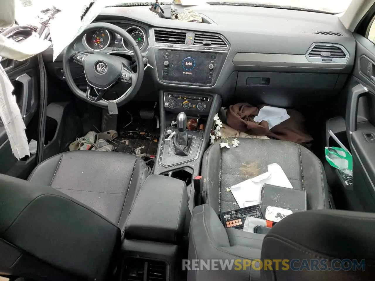 8 Photograph of a damaged car 3VV3B7AX1LM124857 VOLKSWAGEN TIGUAN 2020