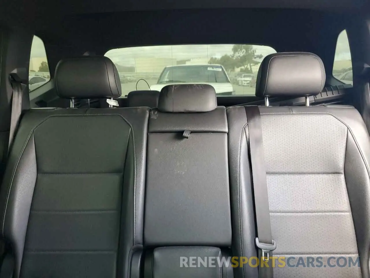 10 Photograph of a damaged car 3VV3B7AX1LM155168 VOLKSWAGEN TIGUAN 2020