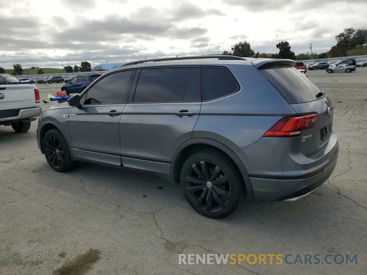 2 Photograph of a damaged car 3VV3B7AX1LM155168 VOLKSWAGEN TIGUAN 2020