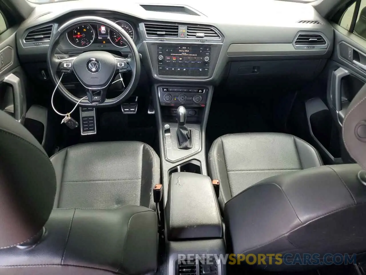 8 Photograph of a damaged car 3VV3B7AX1LM155168 VOLKSWAGEN TIGUAN 2020