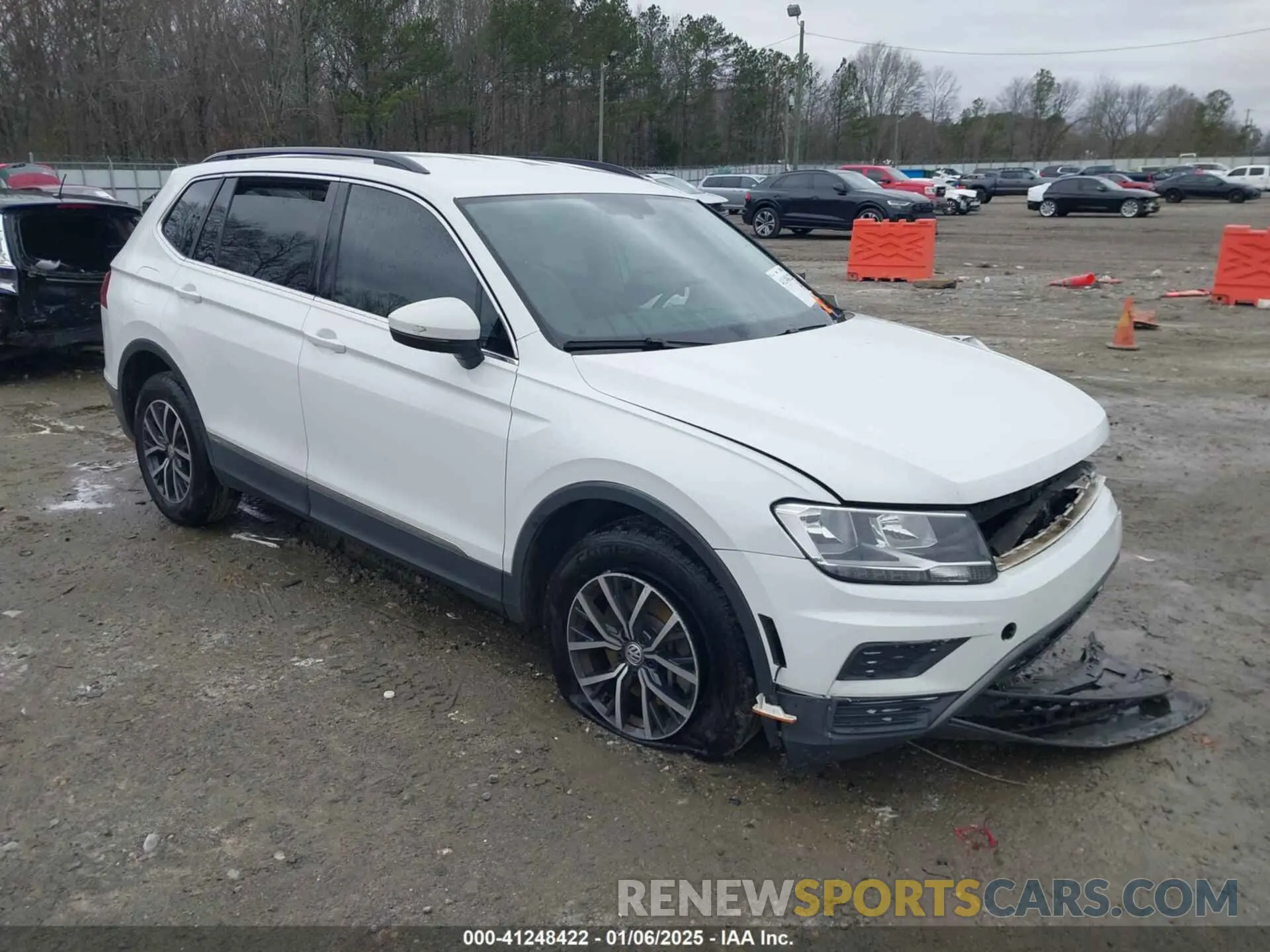 1 Photograph of a damaged car 3VV3B7AX2LM055418 VOLKSWAGEN TIGUAN 2020