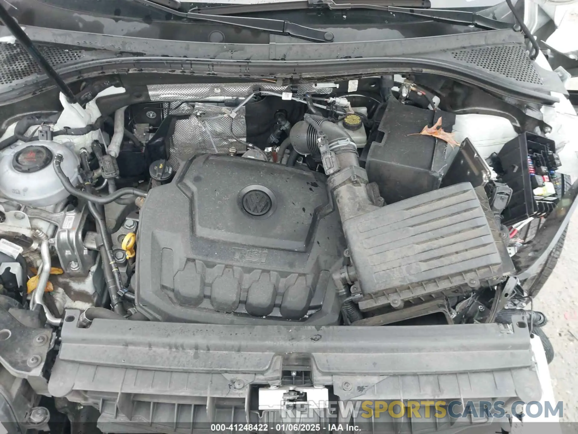 10 Photograph of a damaged car 3VV3B7AX2LM055418 VOLKSWAGEN TIGUAN 2020