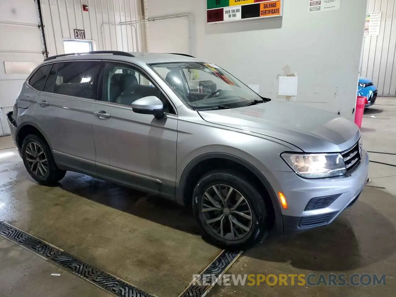 4 Photograph of a damaged car 3VV3B7AX2LM075653 VOLKSWAGEN TIGUAN 2020