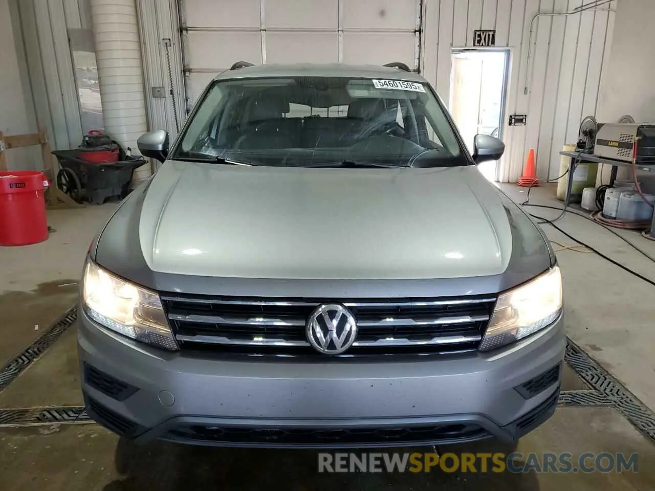 5 Photograph of a damaged car 3VV3B7AX2LM075653 VOLKSWAGEN TIGUAN 2020
