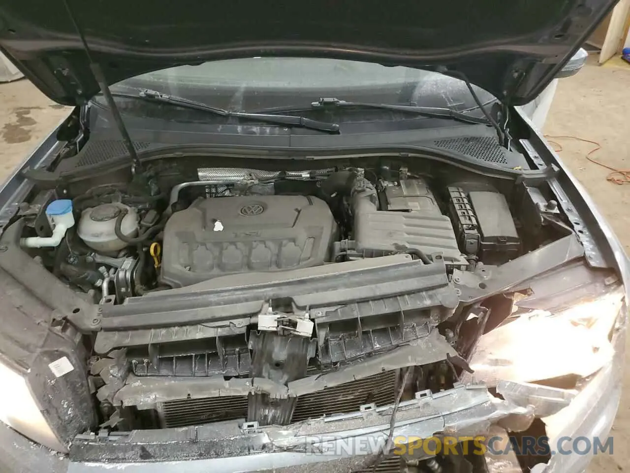13 Photograph of a damaged car 3VV3B7AX2LM079962 VOLKSWAGEN TIGUAN 2020