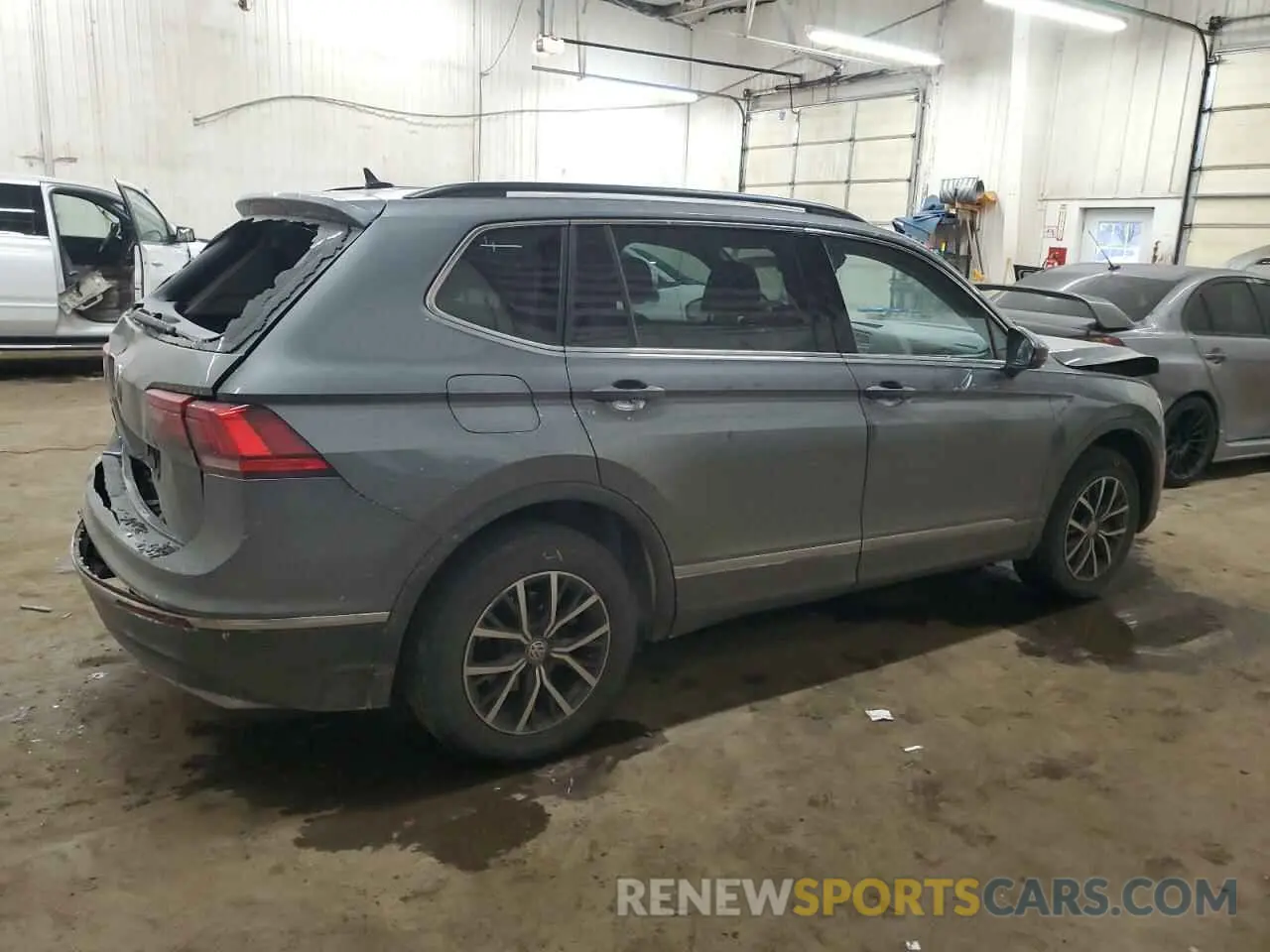 3 Photograph of a damaged car 3VV3B7AX2LM079962 VOLKSWAGEN TIGUAN 2020