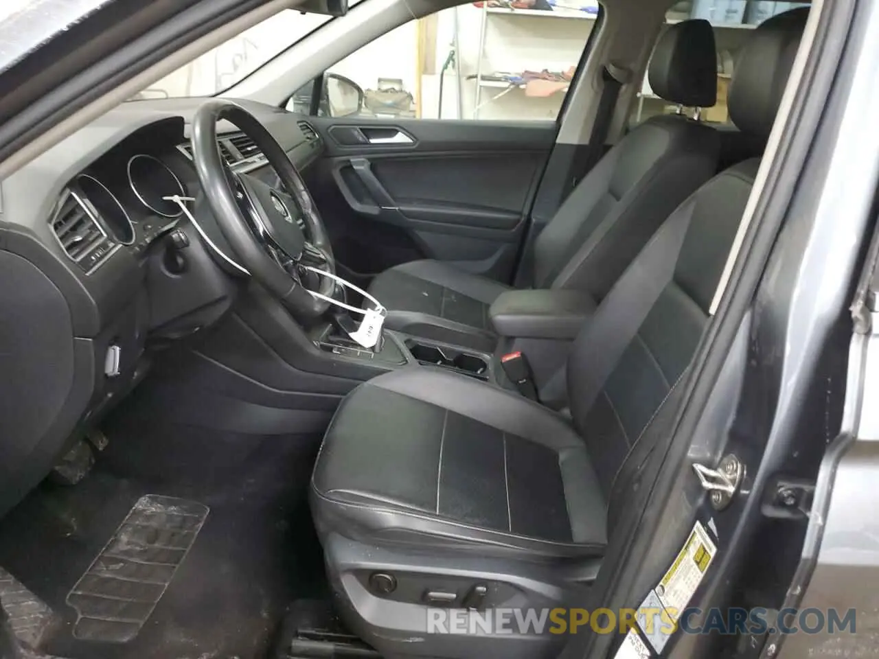 7 Photograph of a damaged car 3VV3B7AX2LM079962 VOLKSWAGEN TIGUAN 2020