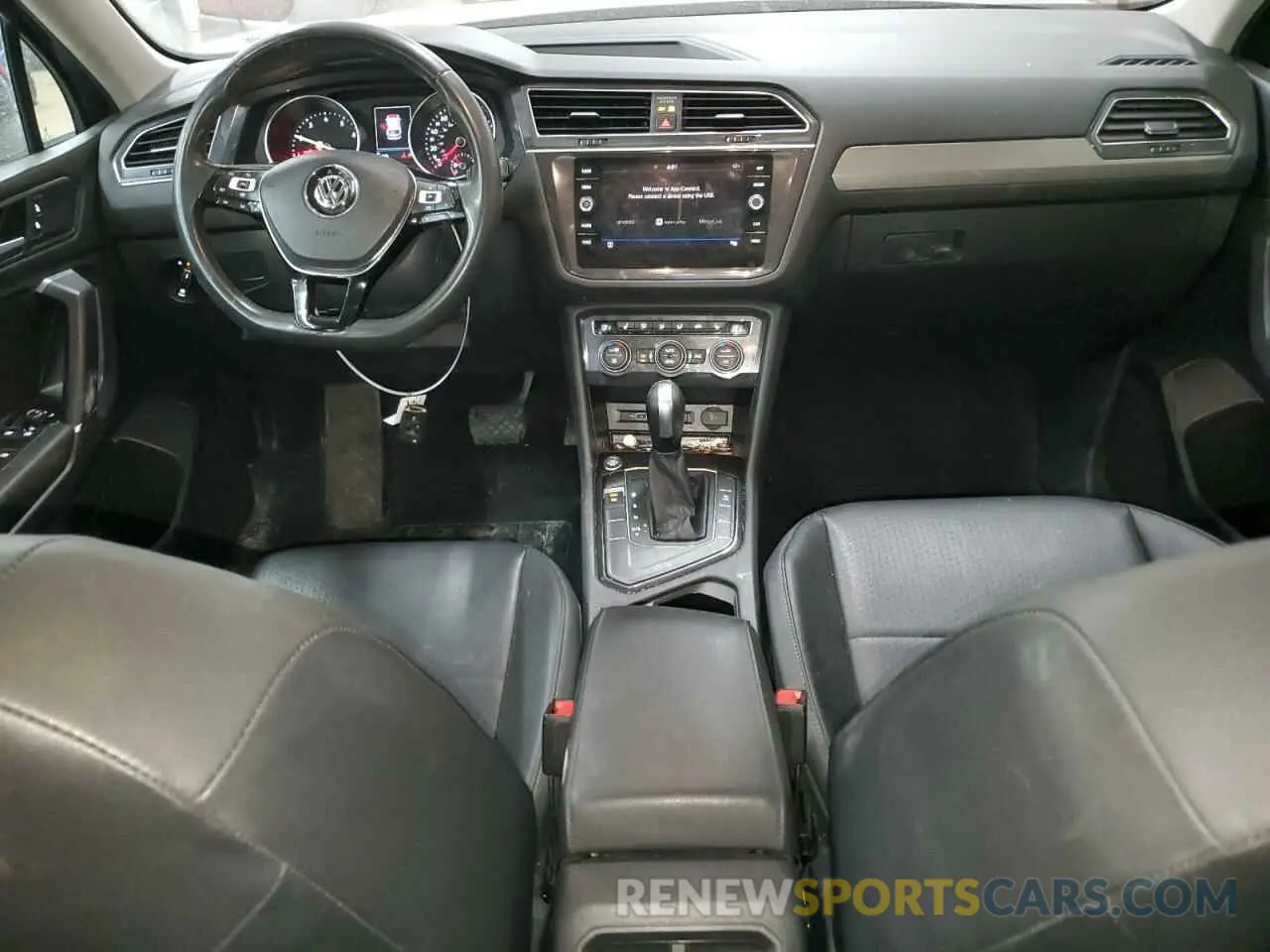 8 Photograph of a damaged car 3VV3B7AX2LM079962 VOLKSWAGEN TIGUAN 2020
