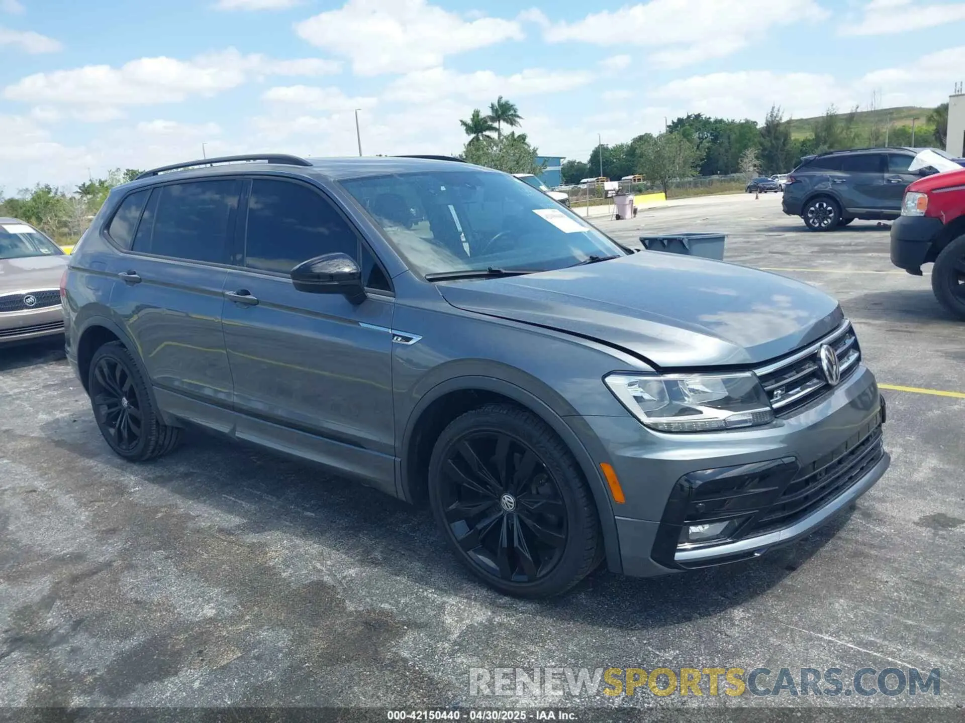 1 Photograph of a damaged car 3VV3B7AX2LM130490 VOLKSWAGEN TIGUAN 2020
