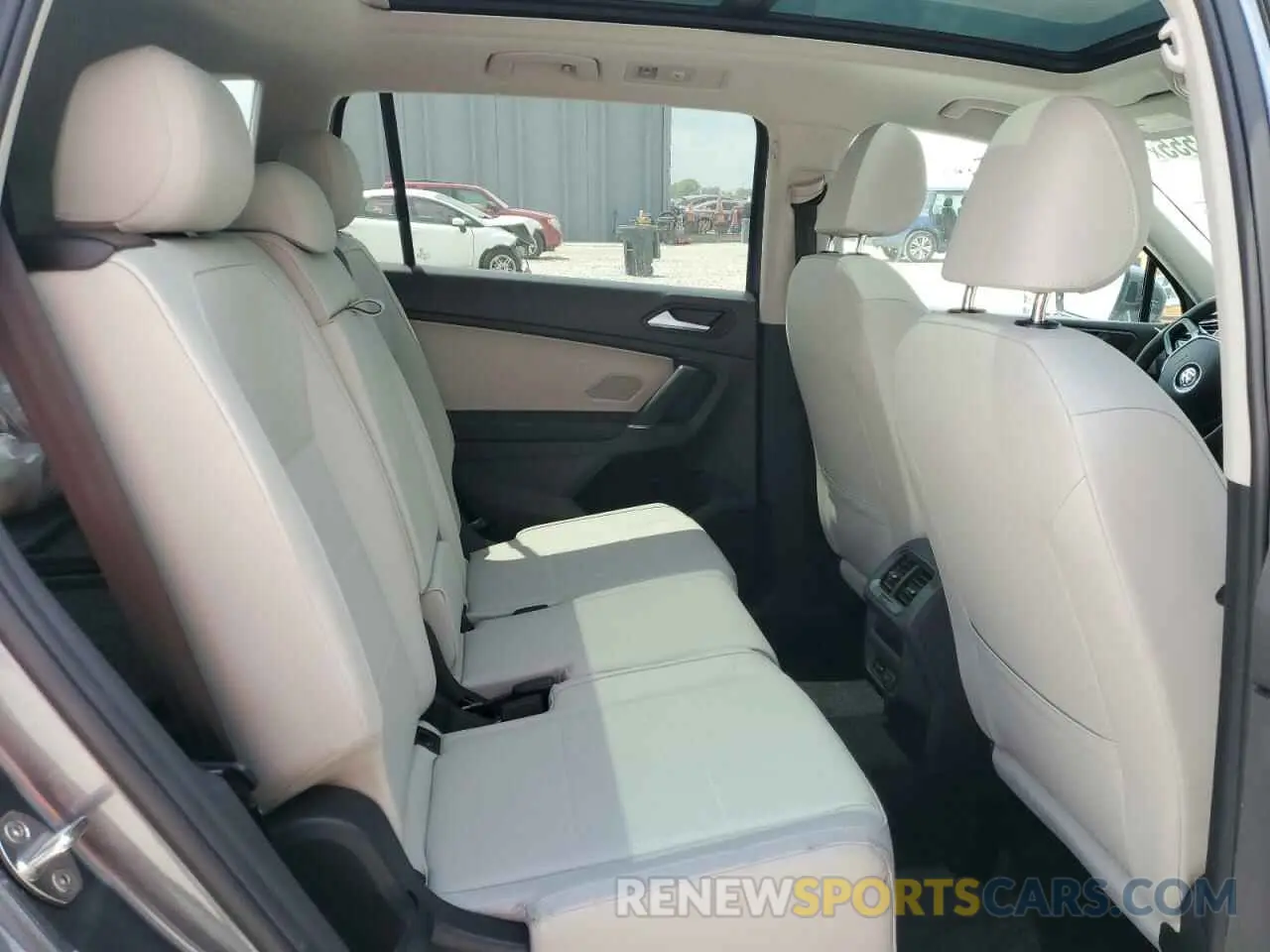 12 Photograph of a damaged car 3VV3B7AX3LM088556 VOLKSWAGEN TIGUAN 2020