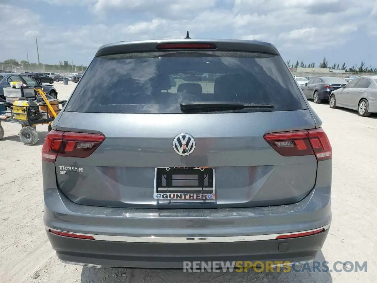 6 Photograph of a damaged car 3VV3B7AX3LM088556 VOLKSWAGEN TIGUAN 2020