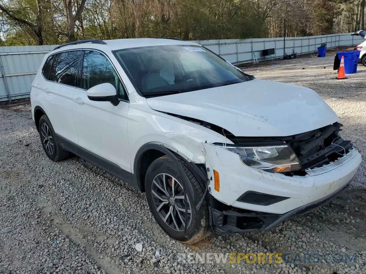 4 Photograph of a damaged car 3VV3B7AX3LM144530 VOLKSWAGEN TIGUAN 2020