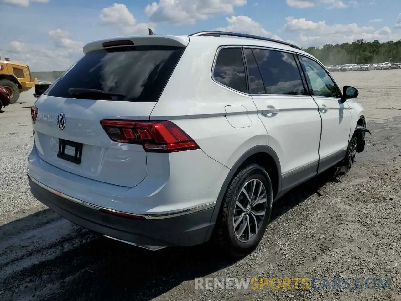 3 Photograph of a damaged car 3VV3B7AX4LM058417 VOLKSWAGEN TIGUAN 2020
