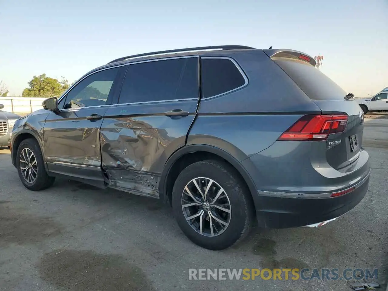 2 Photograph of a damaged car 3VV3B7AX4LM067201 VOLKSWAGEN TIGUAN 2020